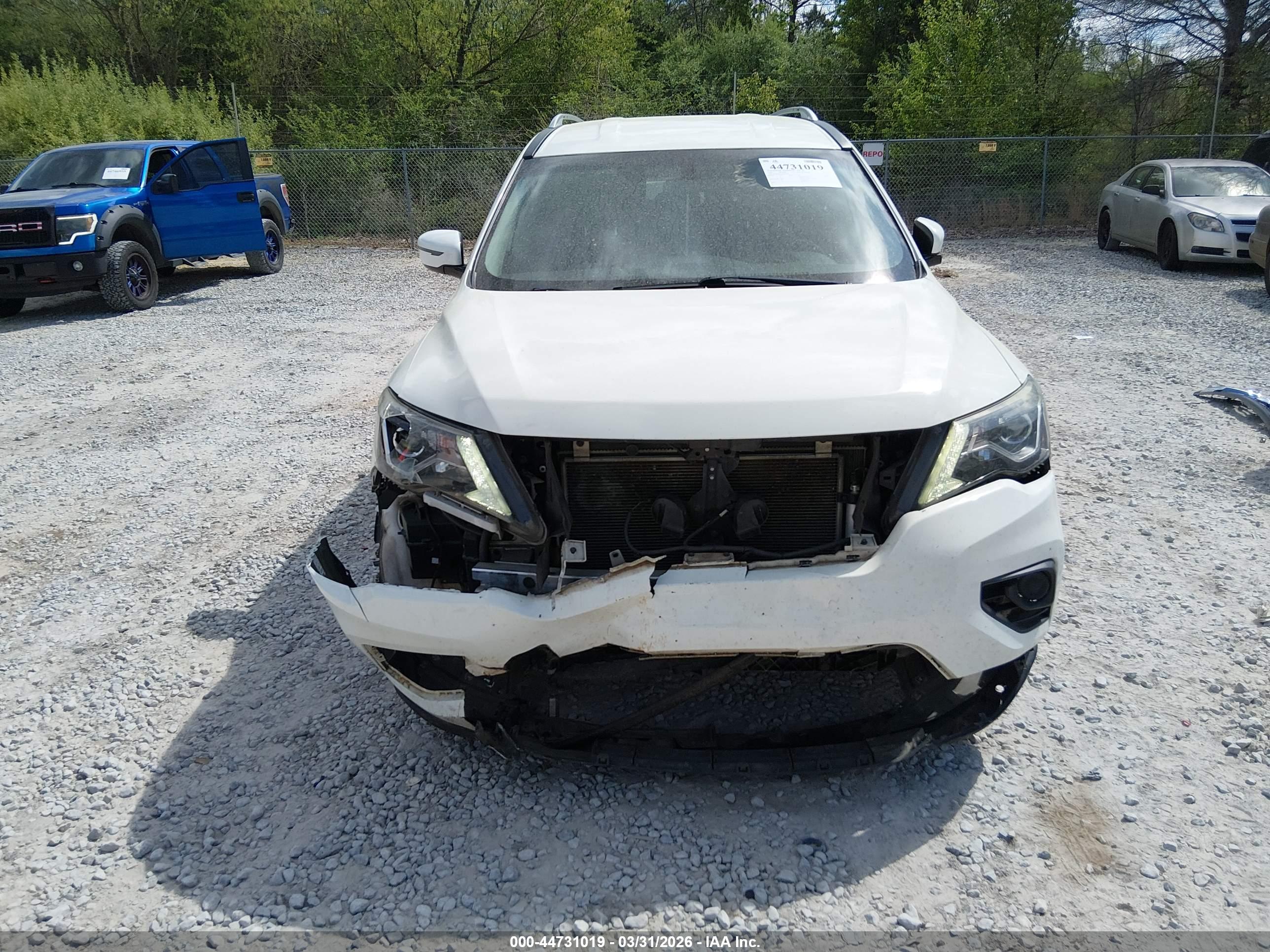 NISSAN PATHFINDER image 6