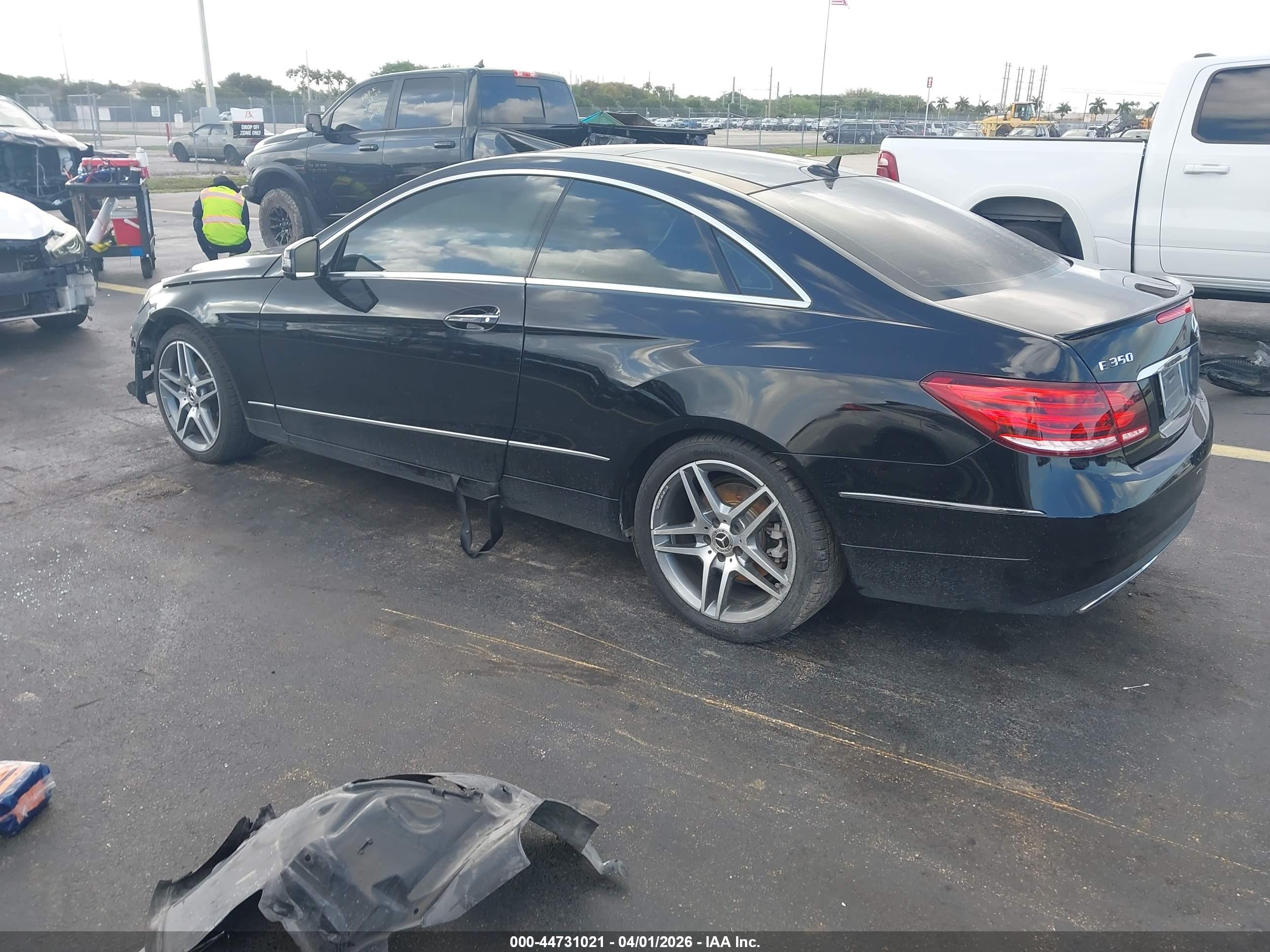 MERCEDES-BENZ E image 3