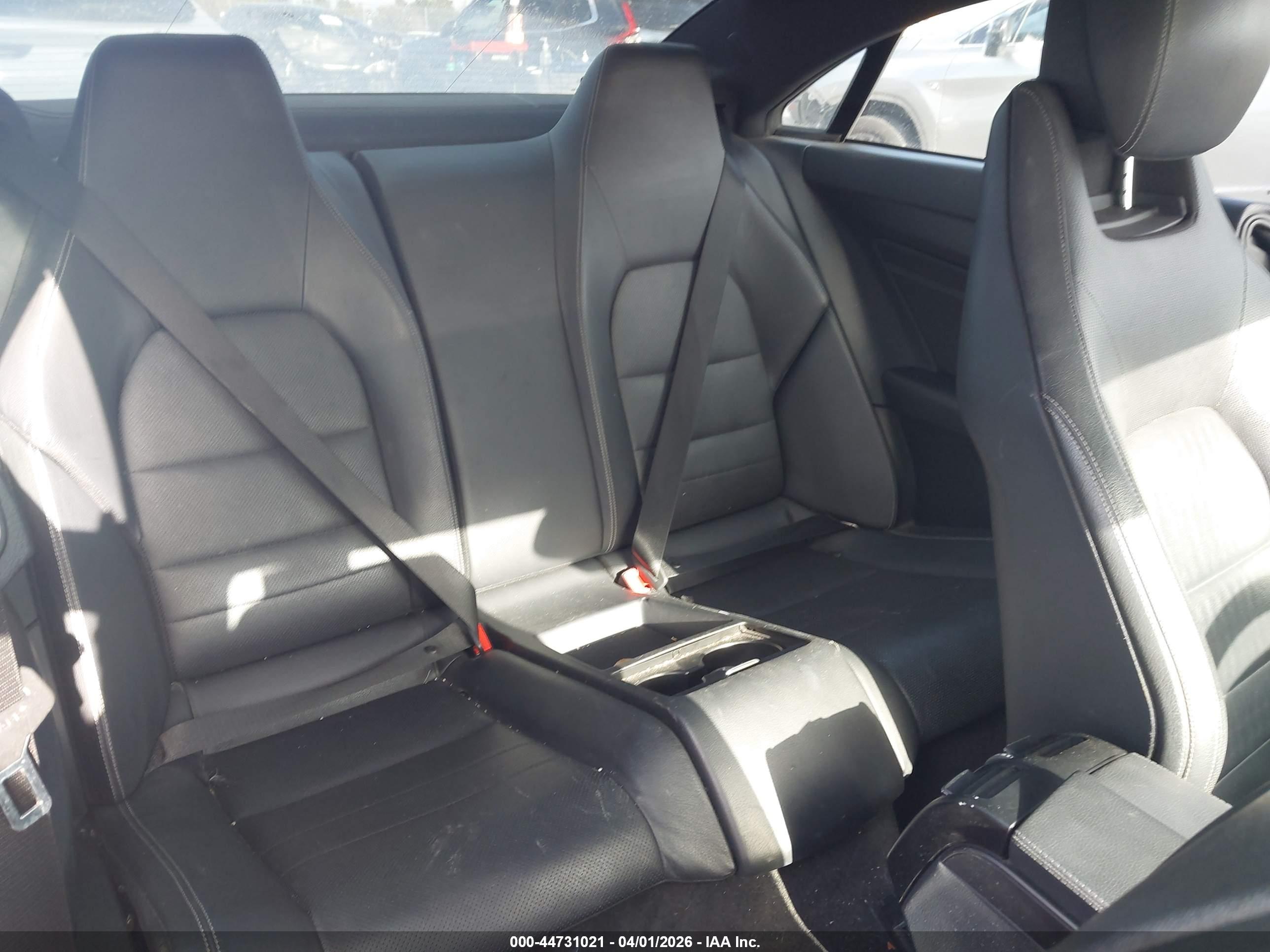 MERCEDES-BENZ E image 8