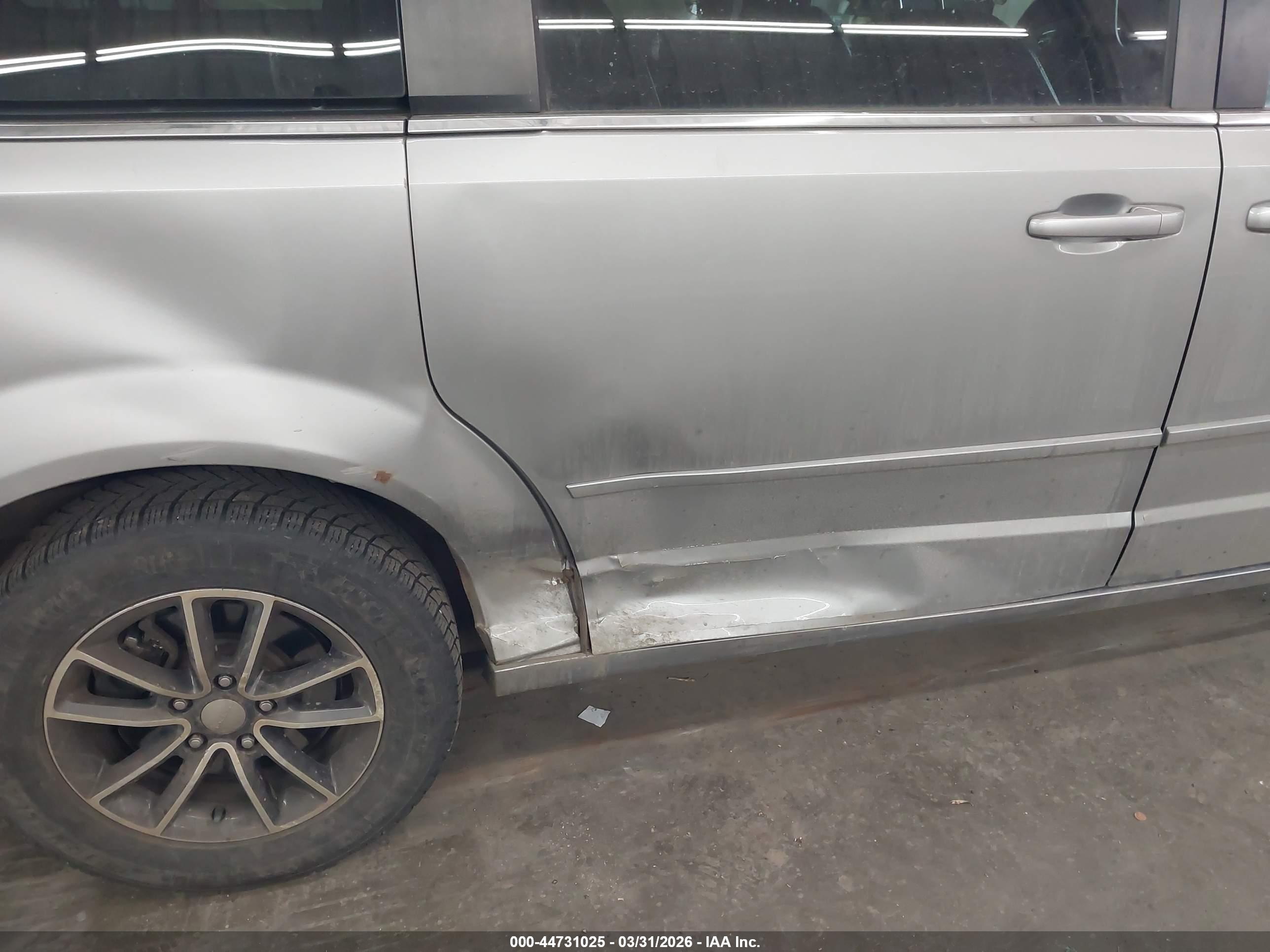 DODGE GRAND image 6
