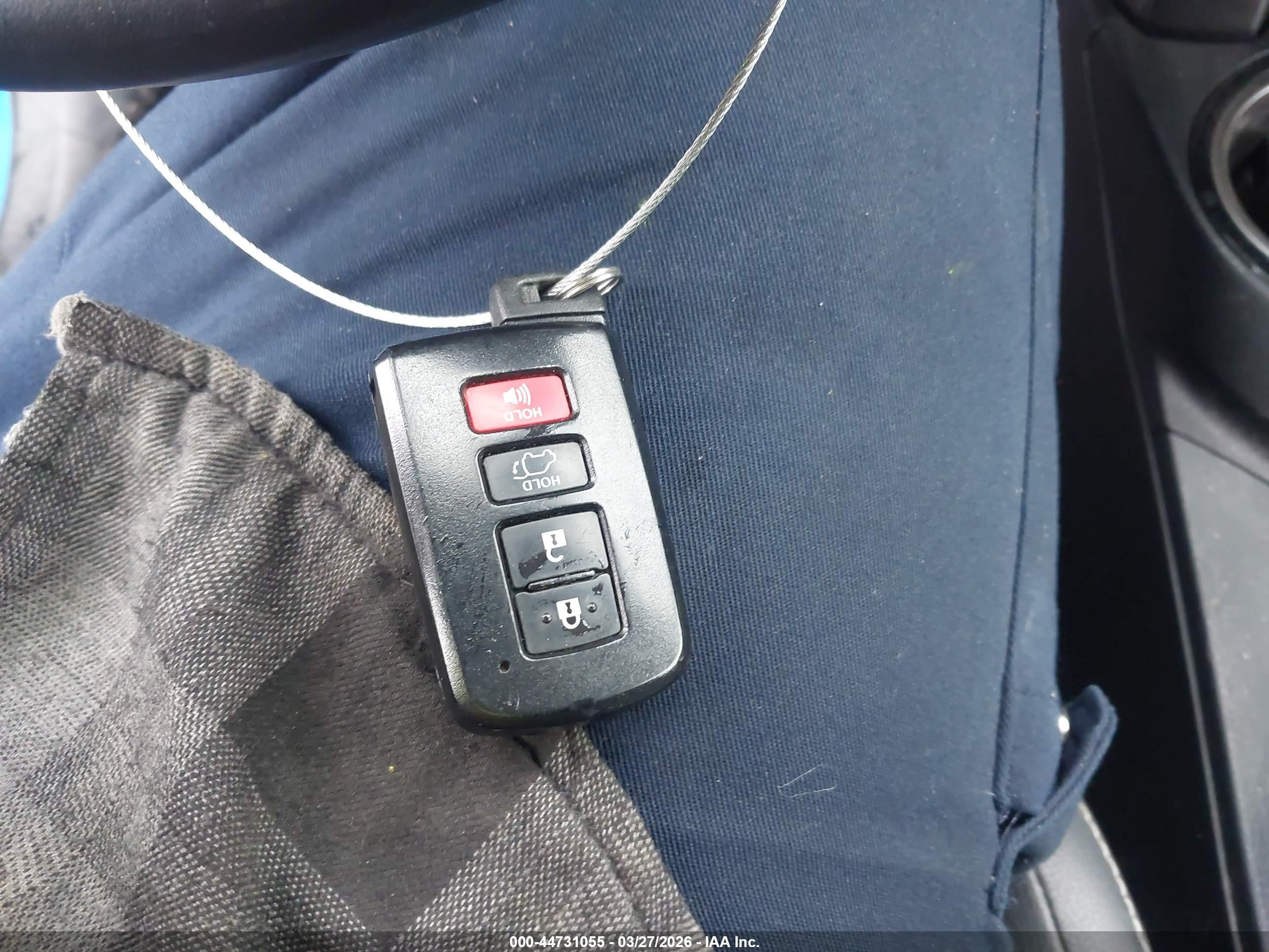TOYOTA RAV4 image 11