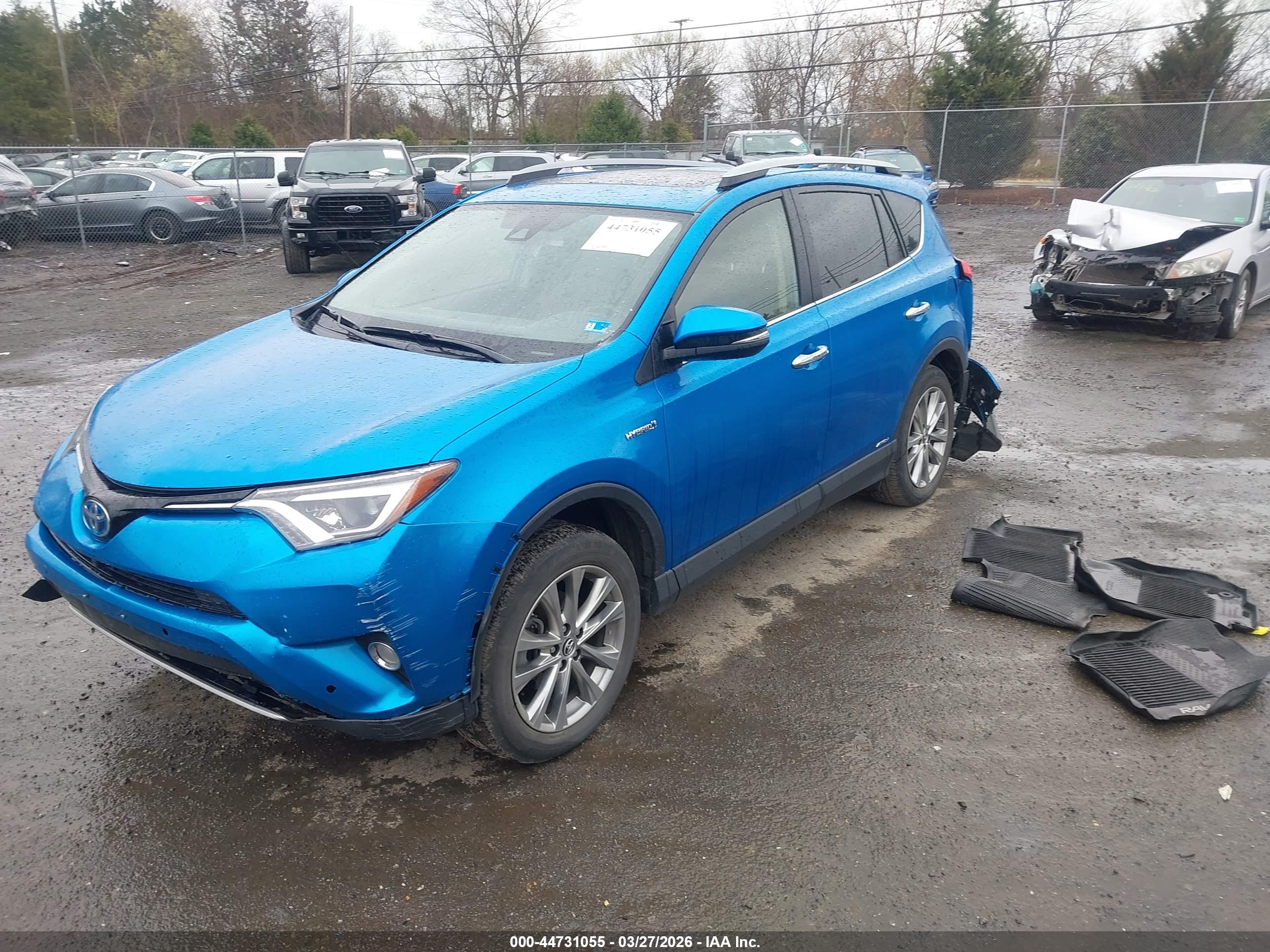 TOYOTA RAV4 image 2