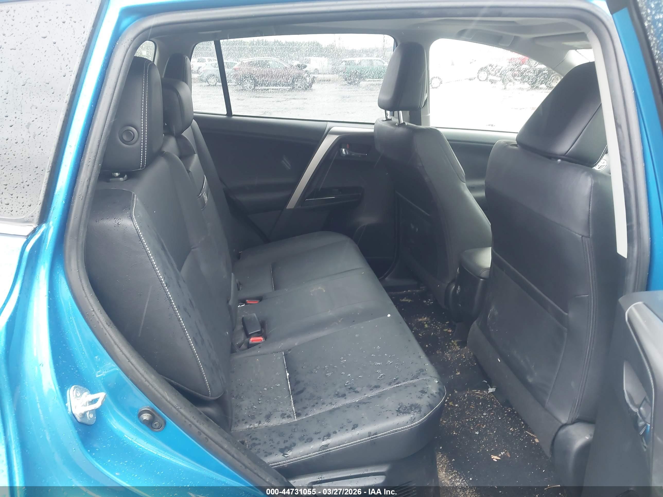 TOYOTA RAV4 image 8