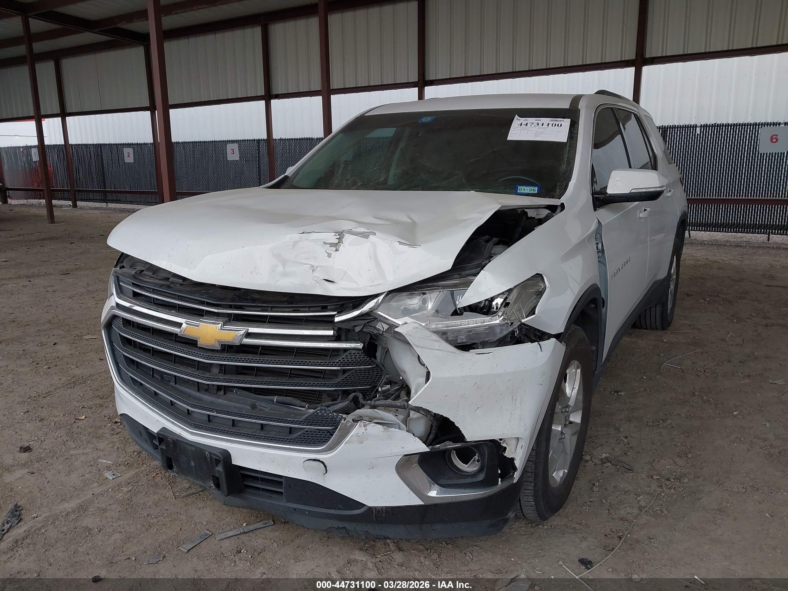 CHEVROLET TRAVERSE image 2