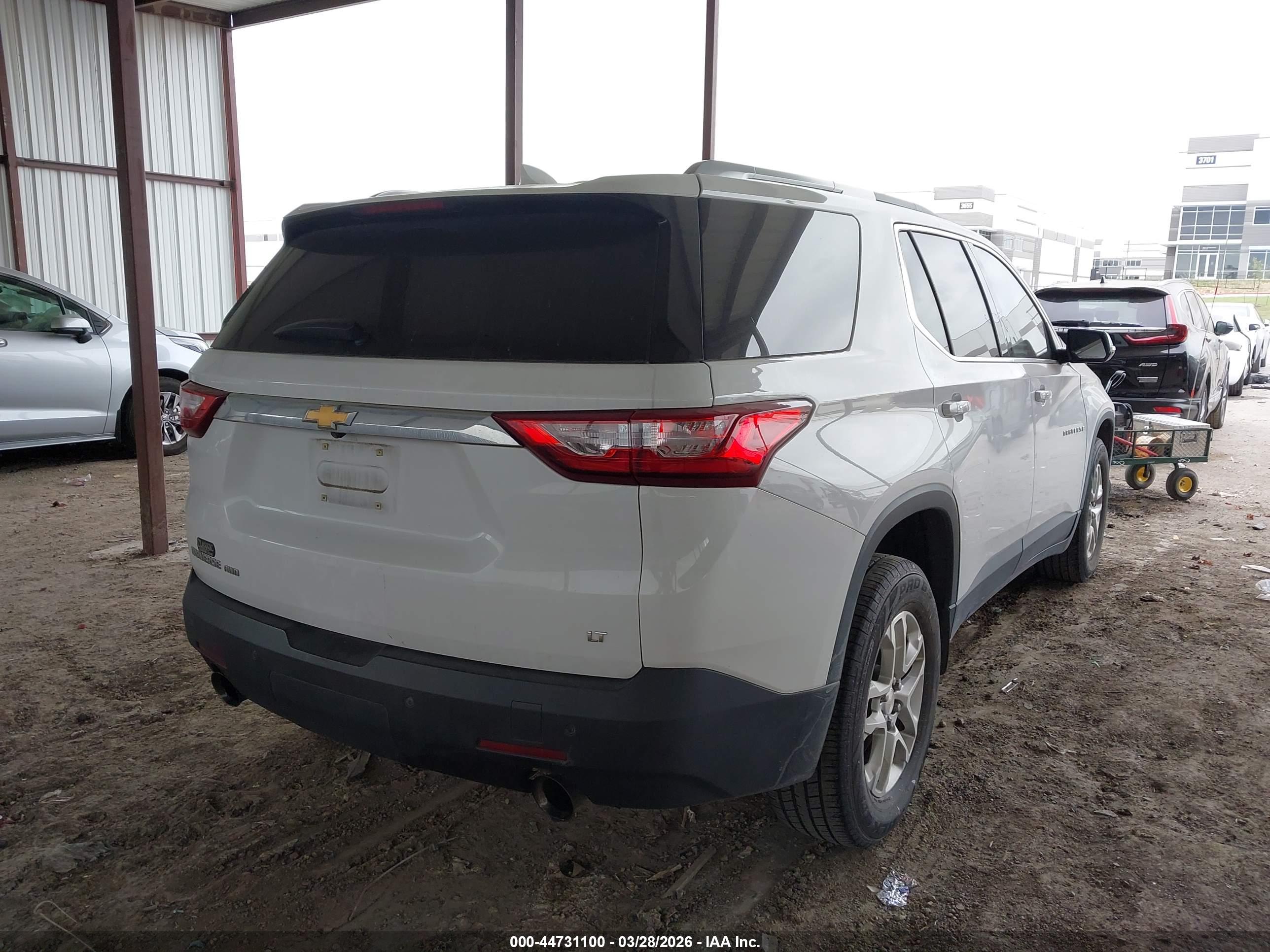 CHEVROLET TRAVERSE image 4