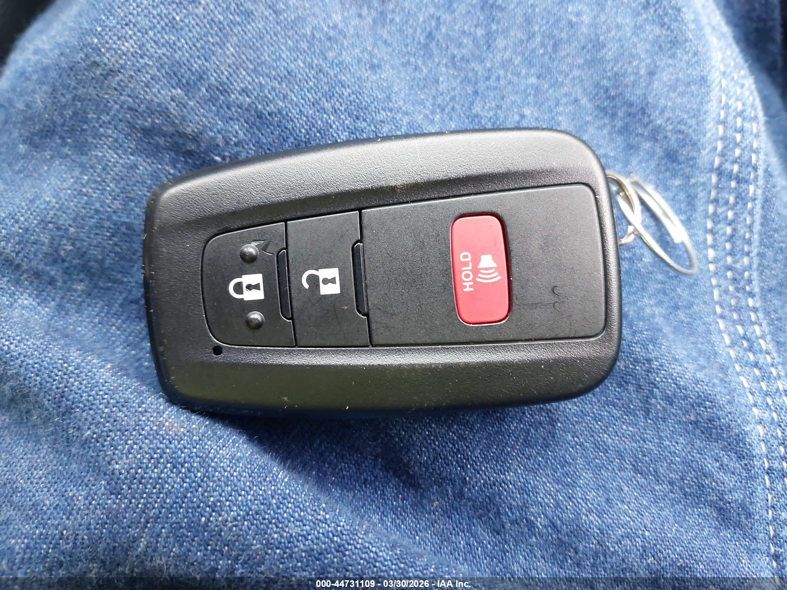 TOYOTA RAV4 image 11