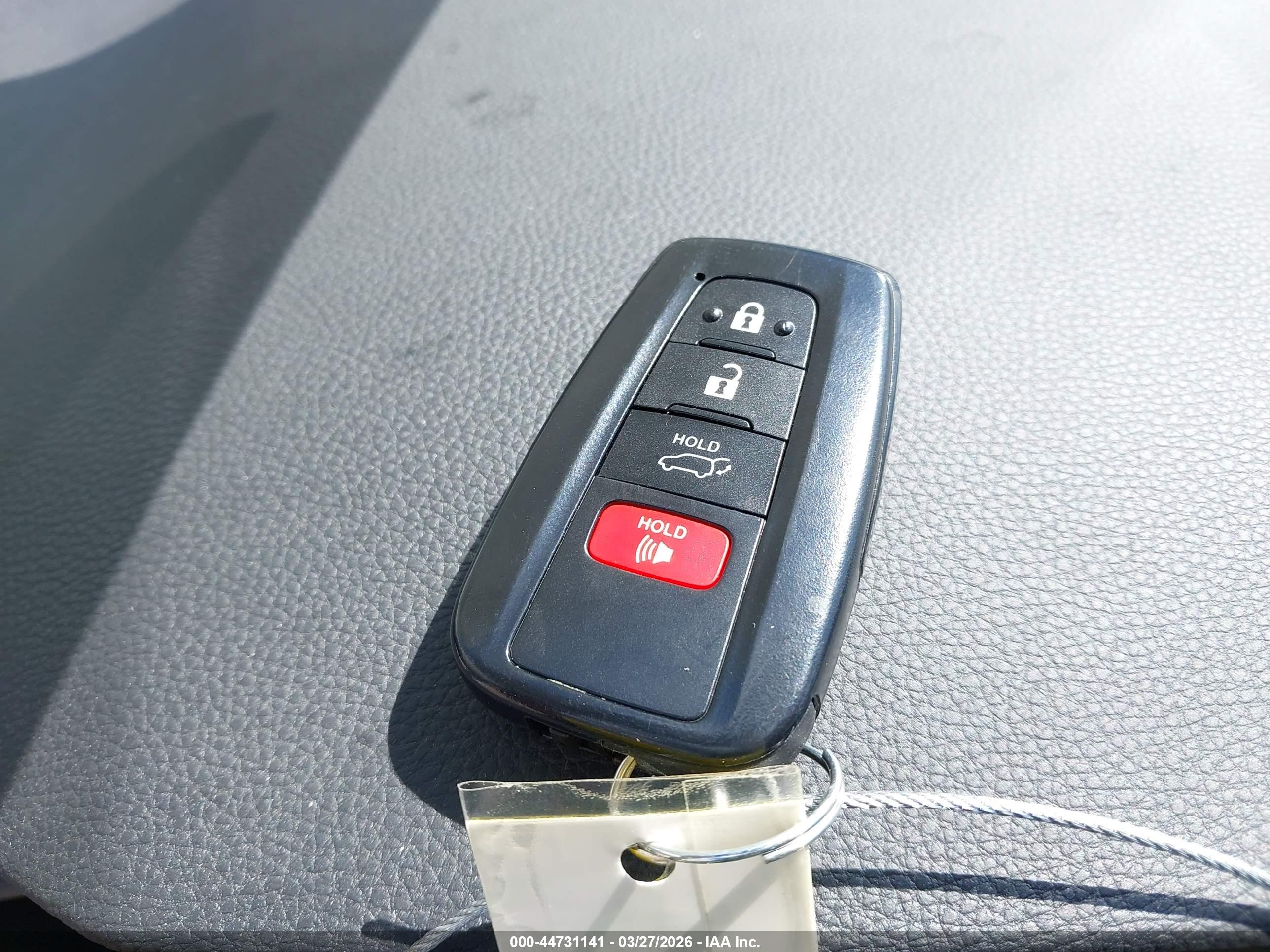 TOYOTA RAV4 image 11