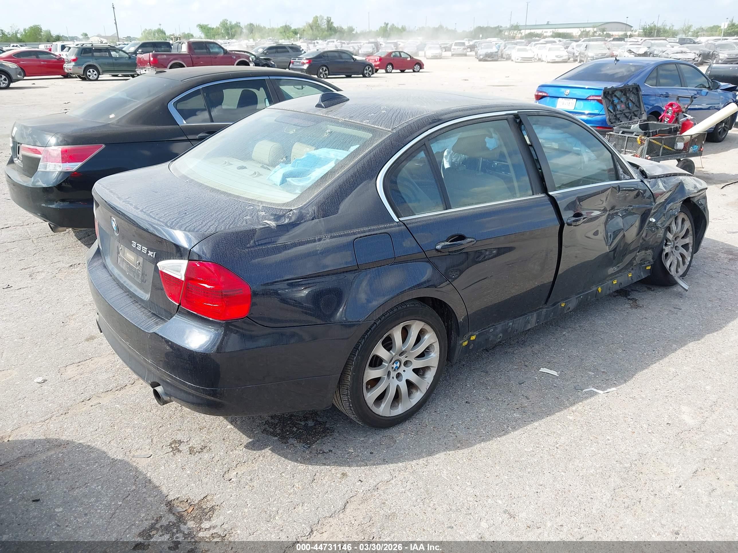 BMW 335XI image 4