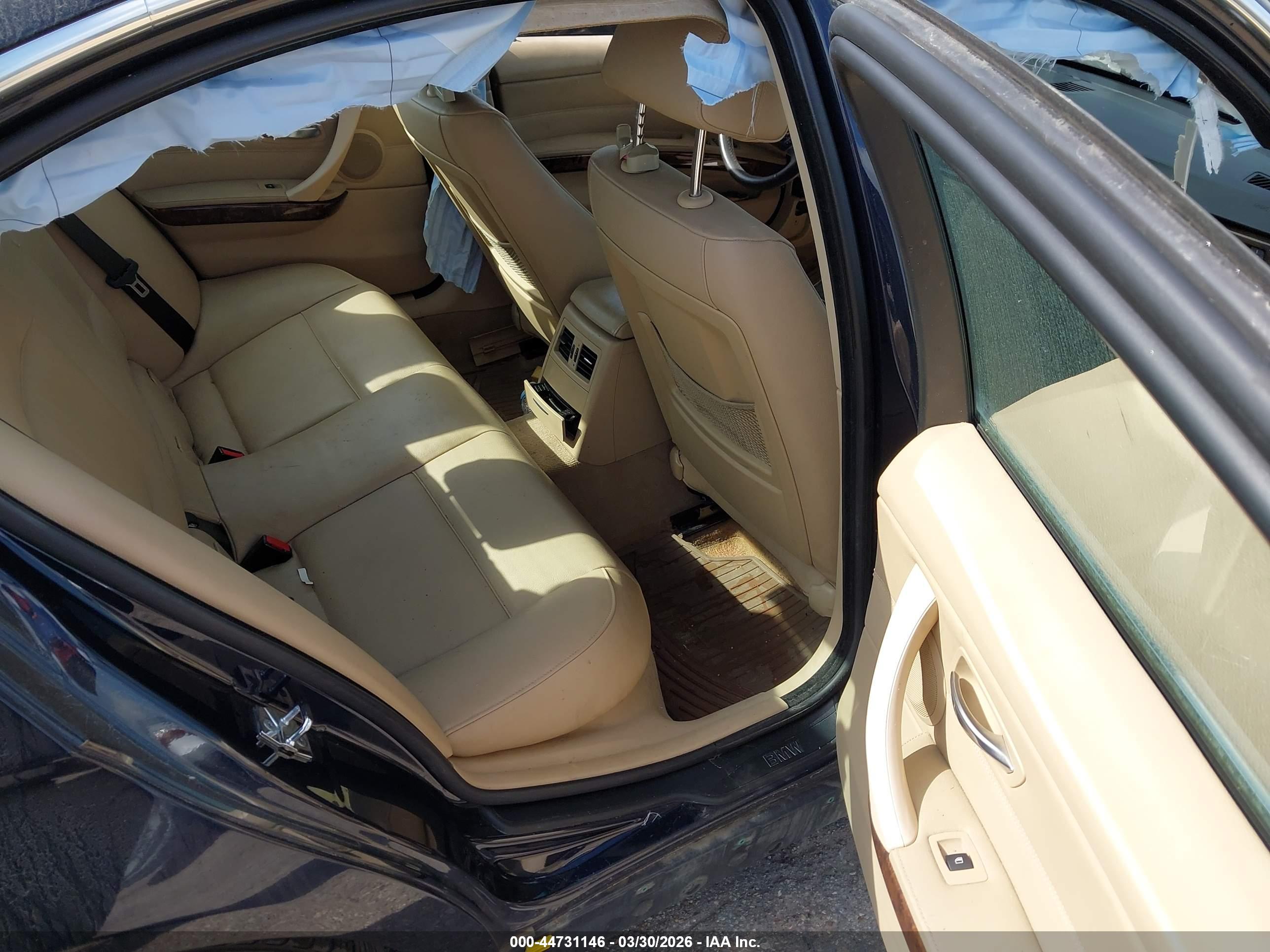 BMW 335XI image 8