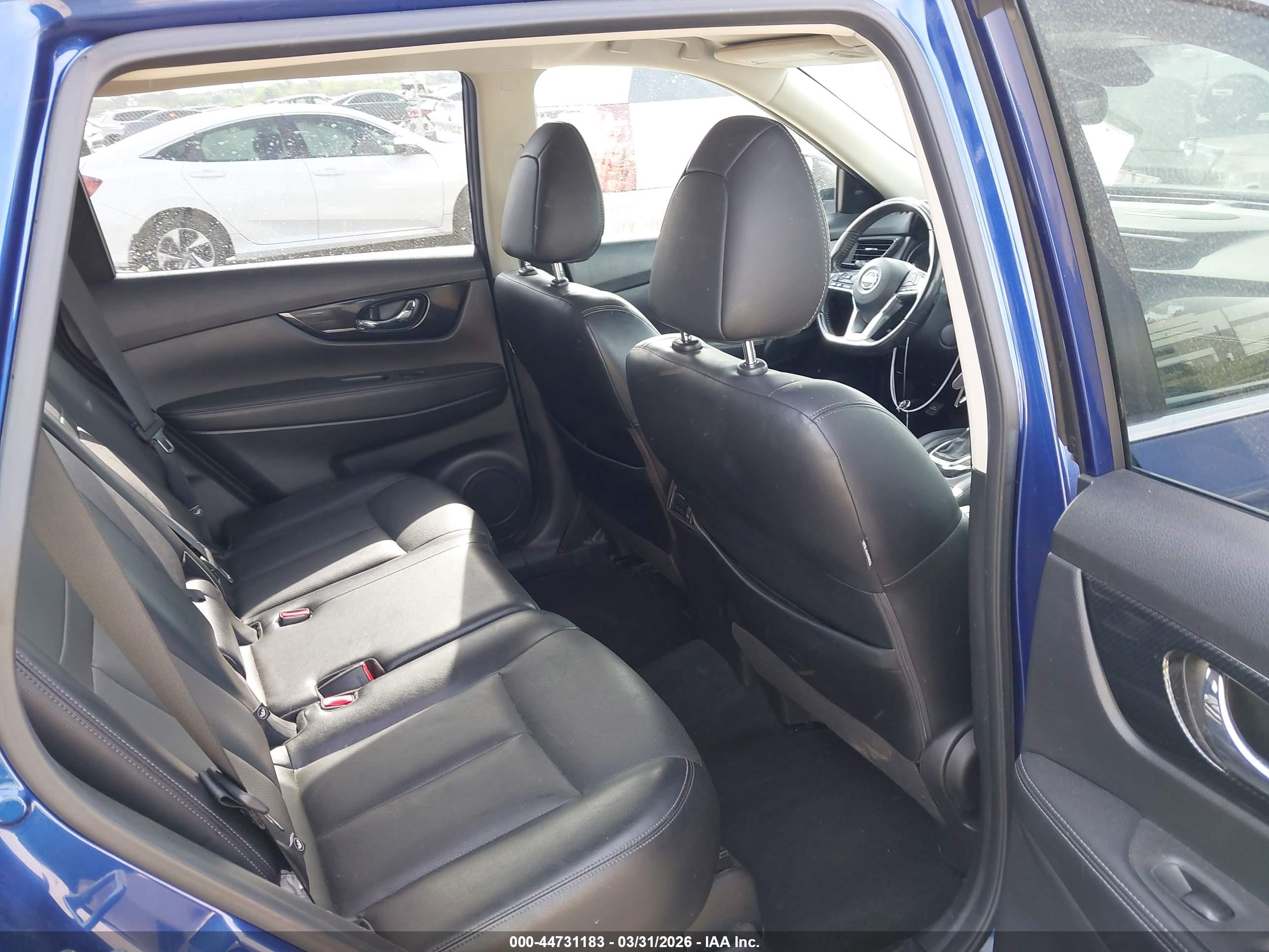 NISSAN ROGUE image 8