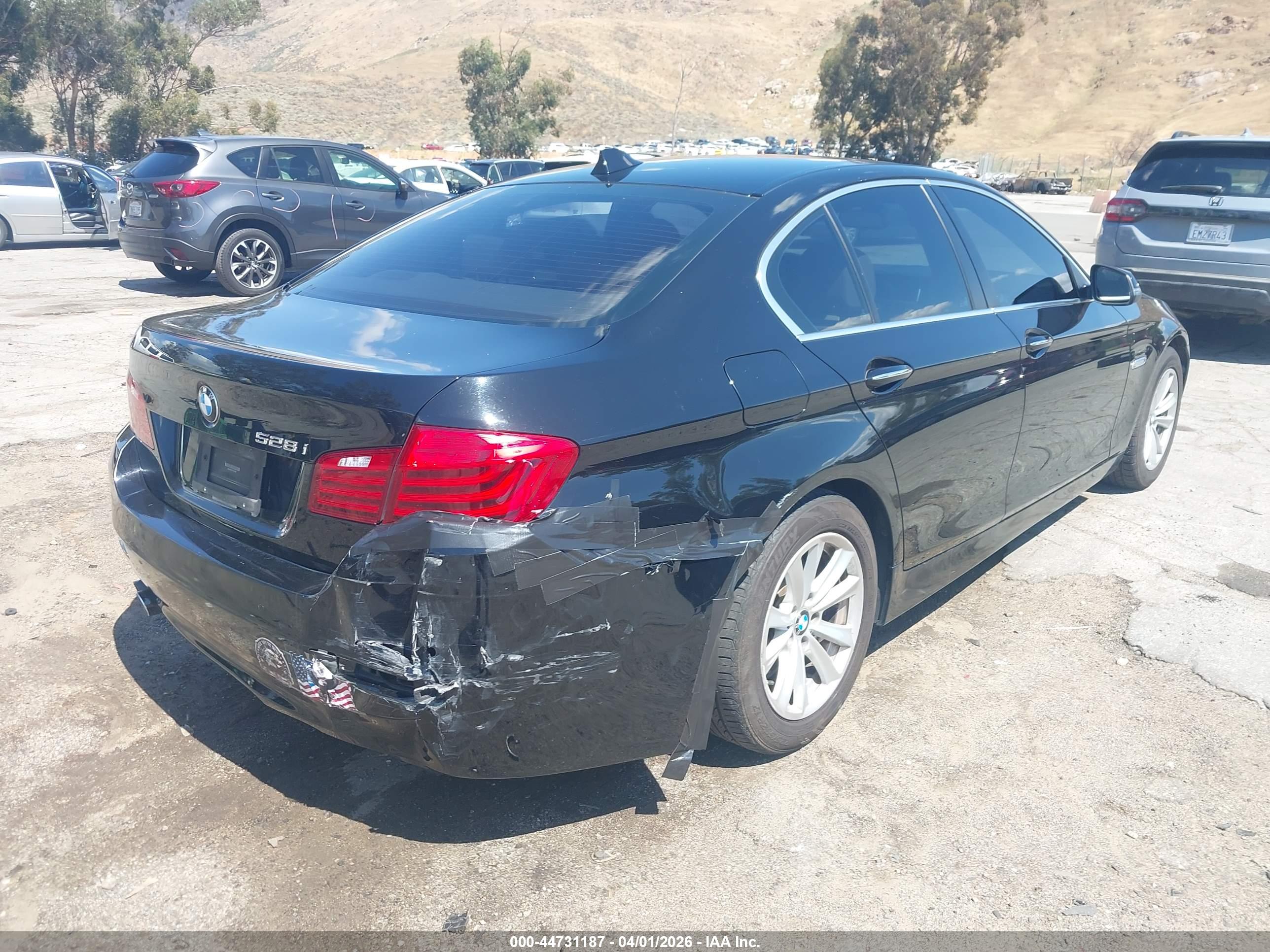 BMW 528I image 4