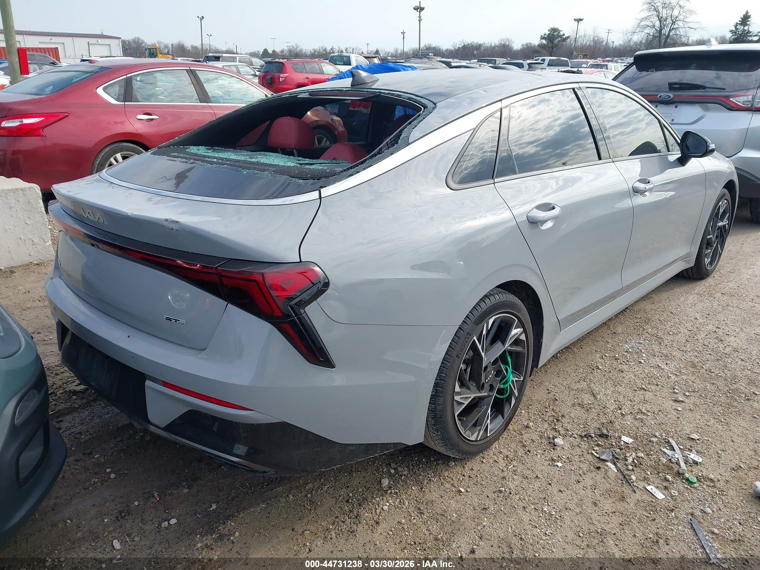 KIA K5 image 4