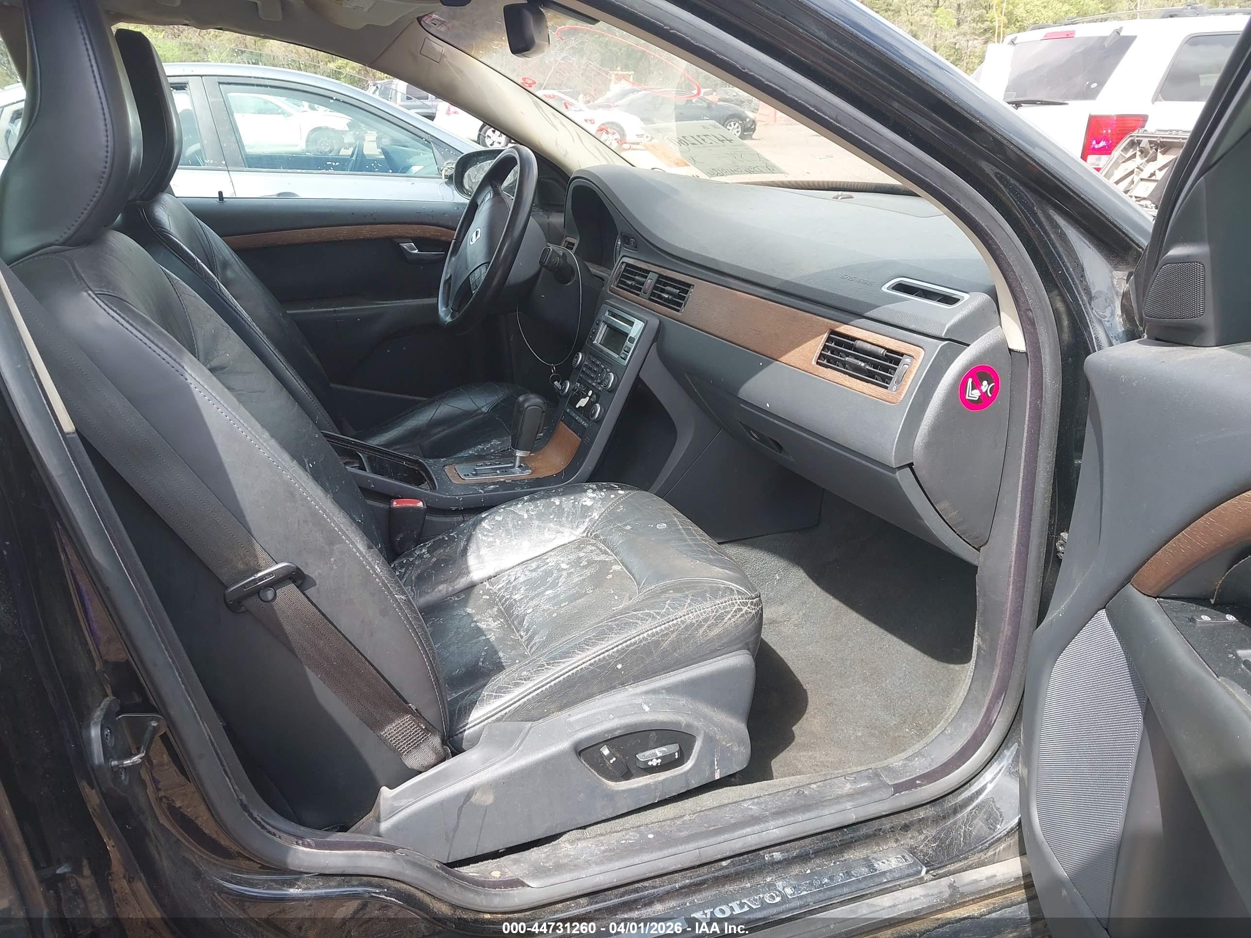 VOLVO S80 image 5