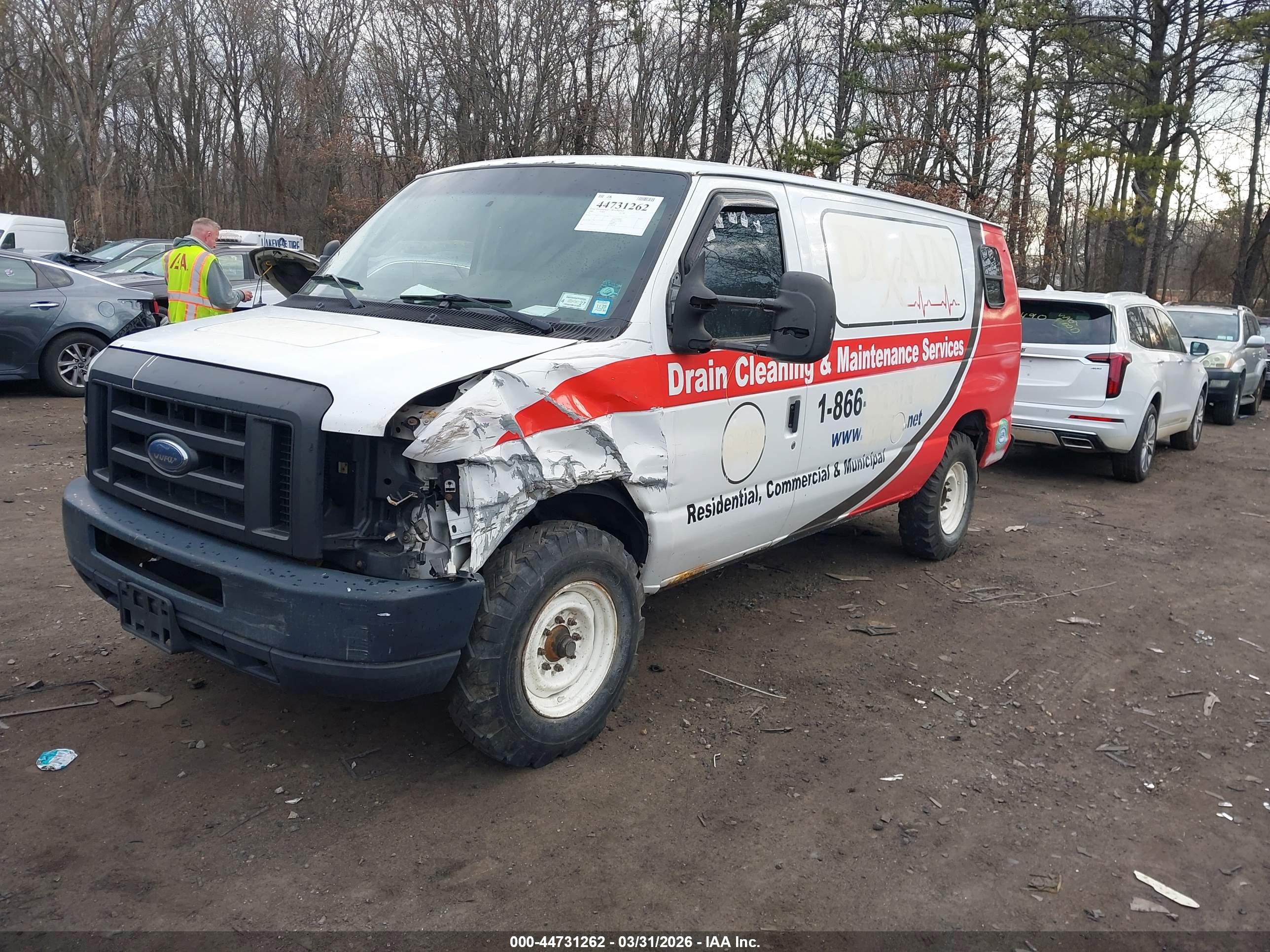 FORD E-150 image 2