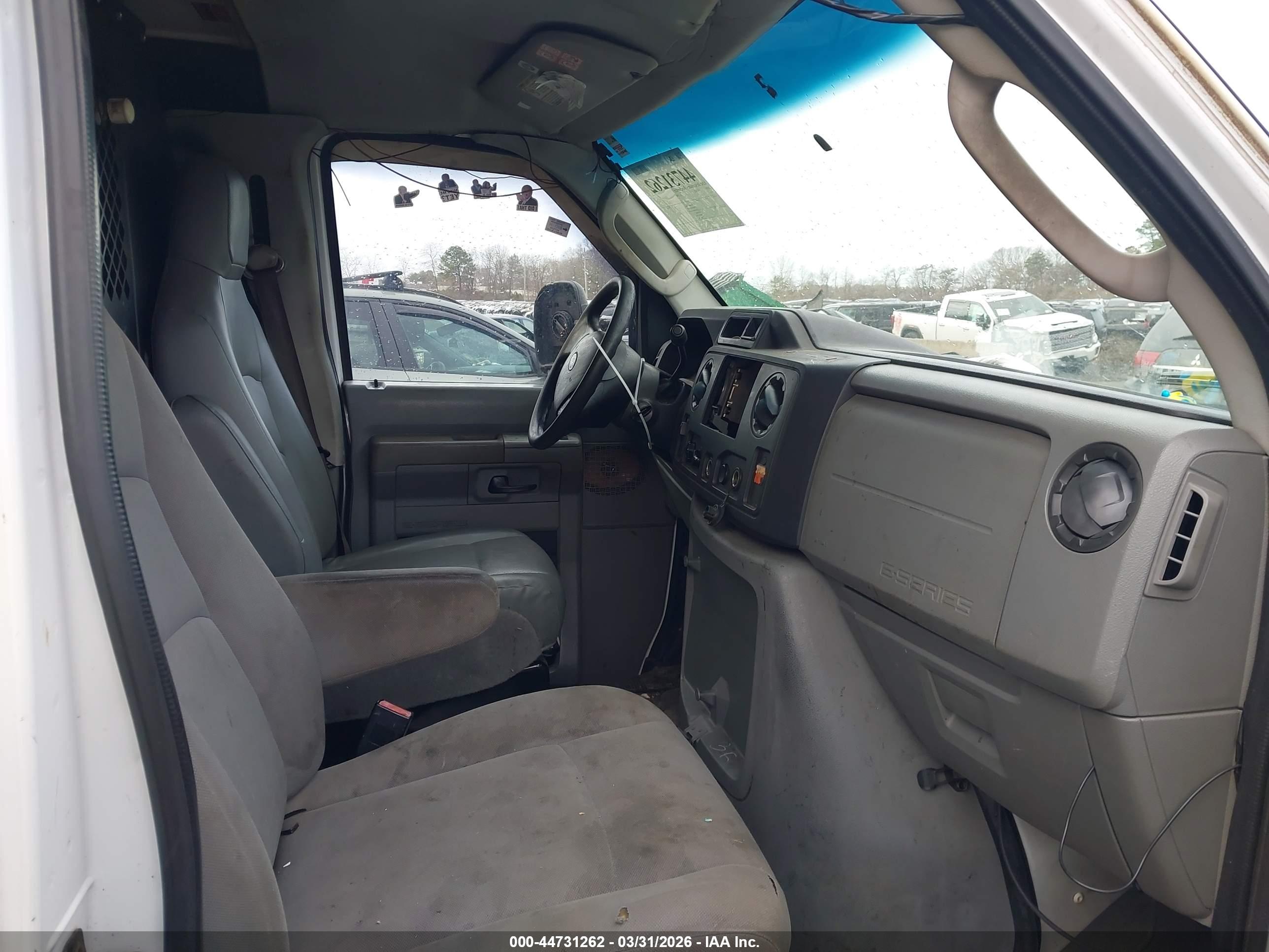 FORD E-150 image 5