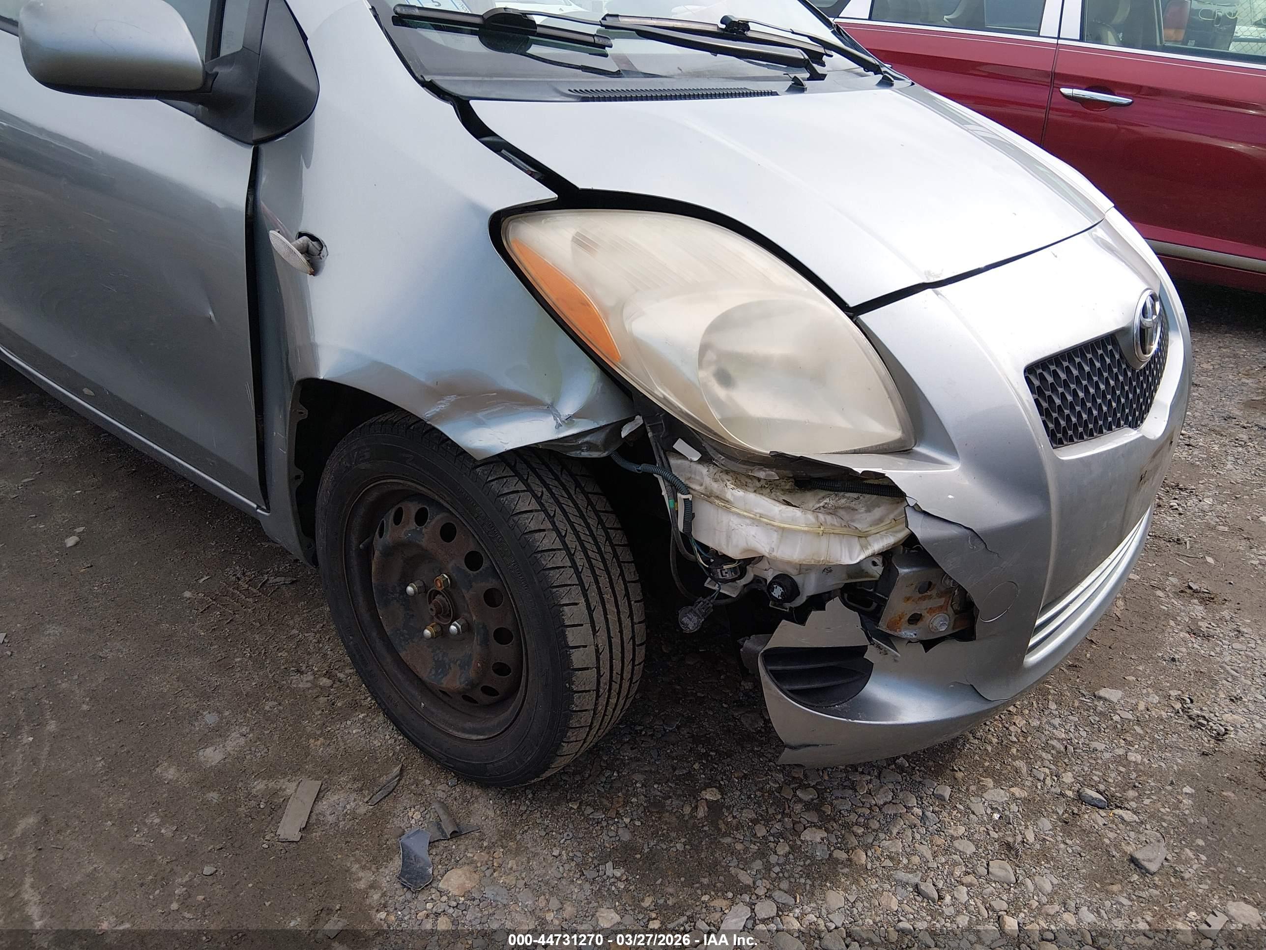 TOYOTA YARIS image 6