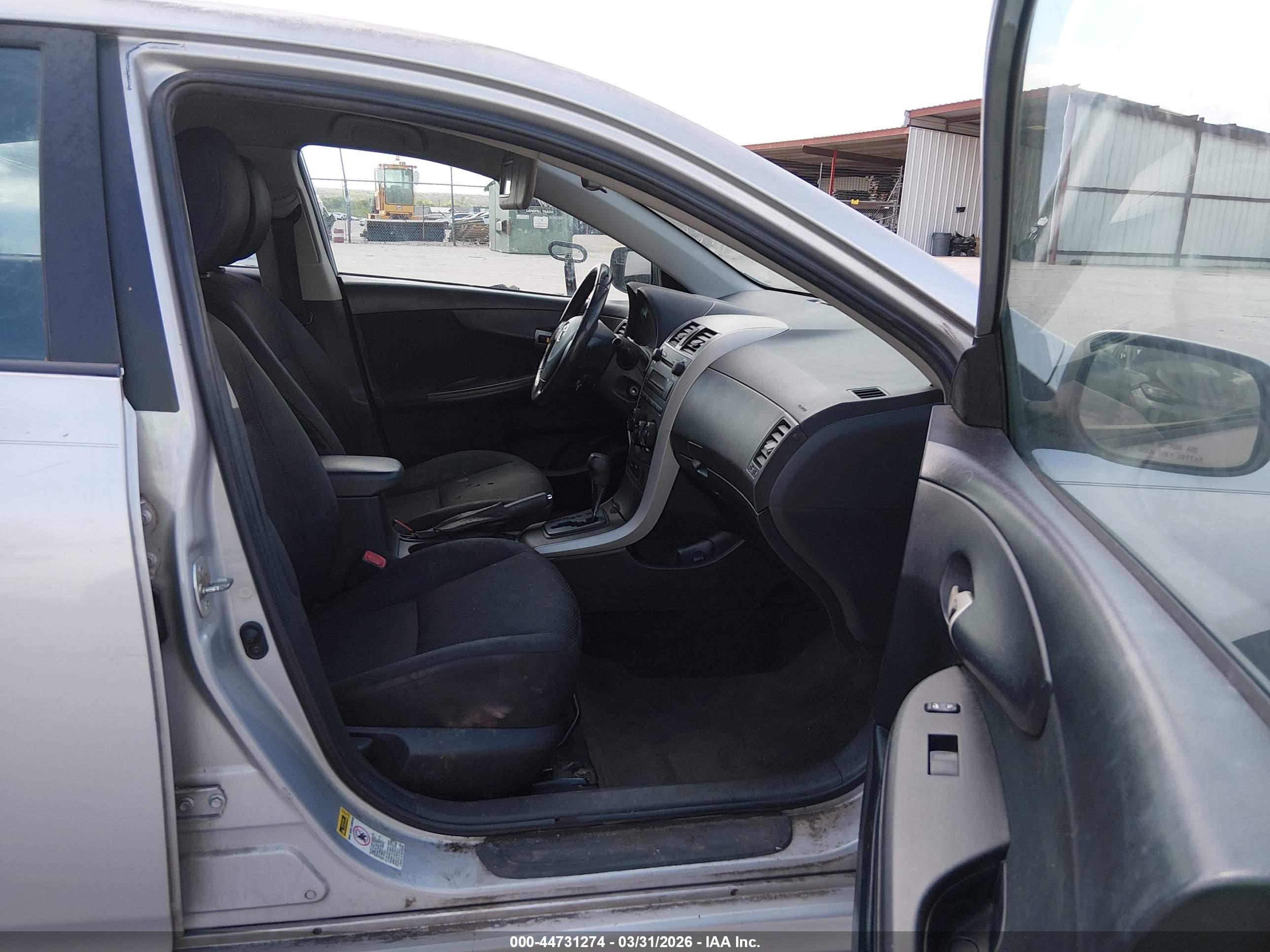 TOYOTA COROLLA image 5