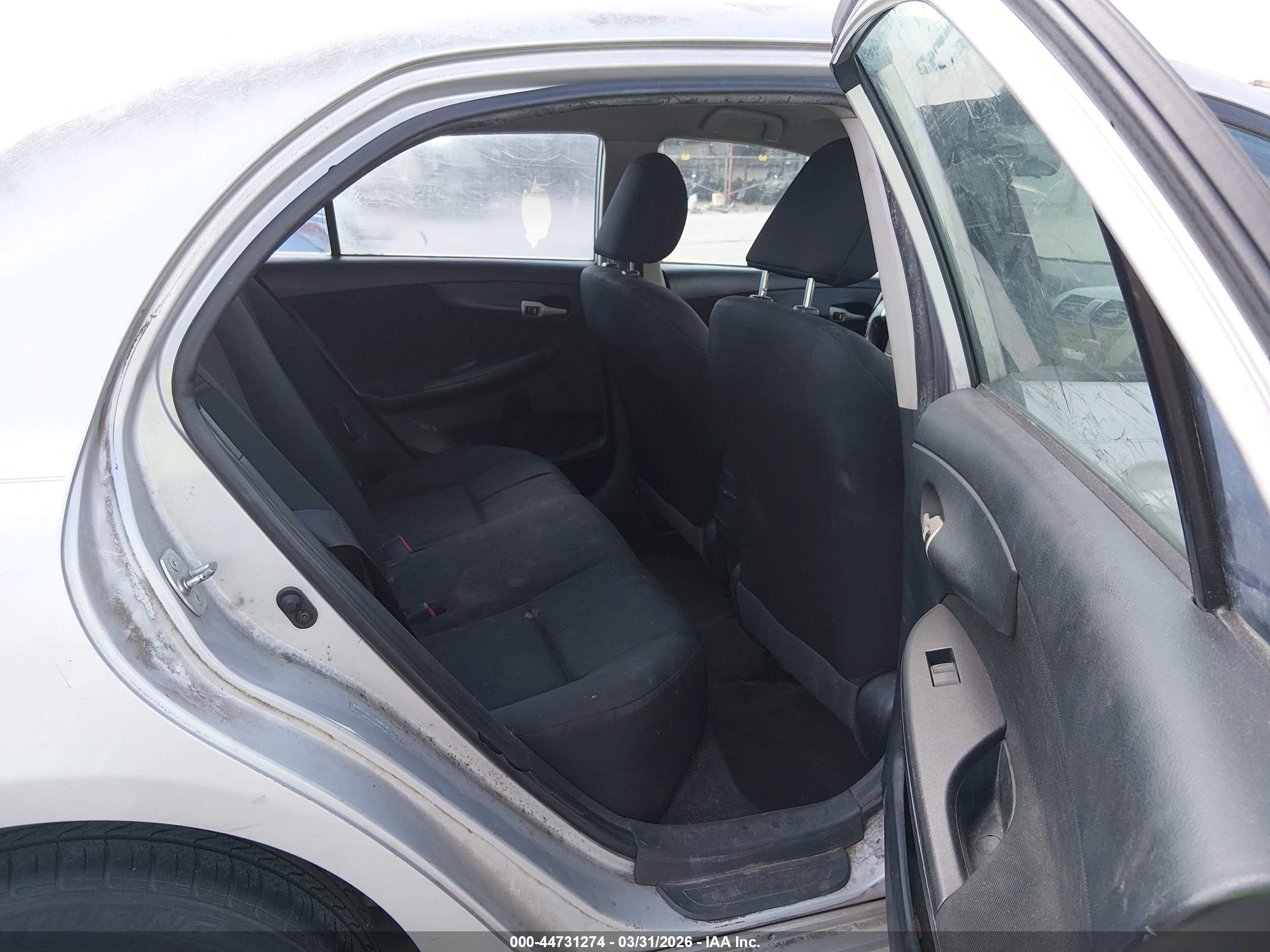 TOYOTA COROLLA image 8