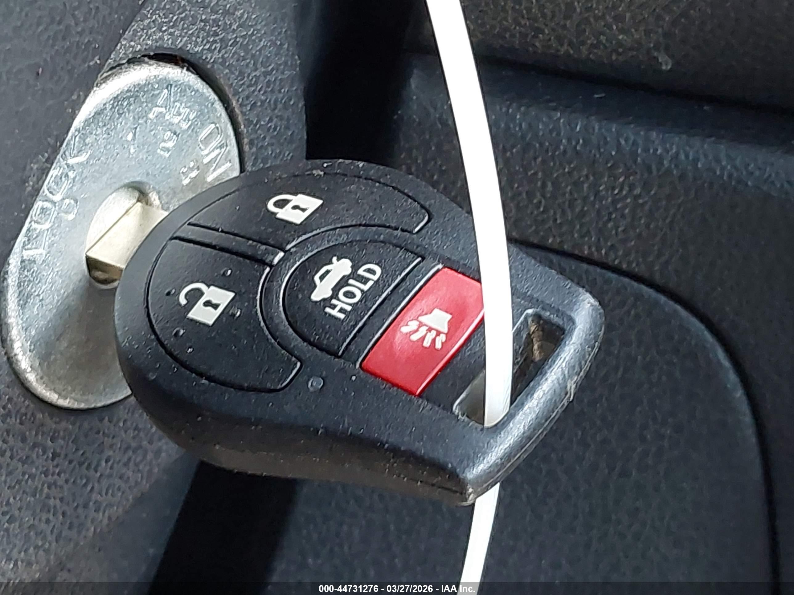 NISSAN VERSA image 11