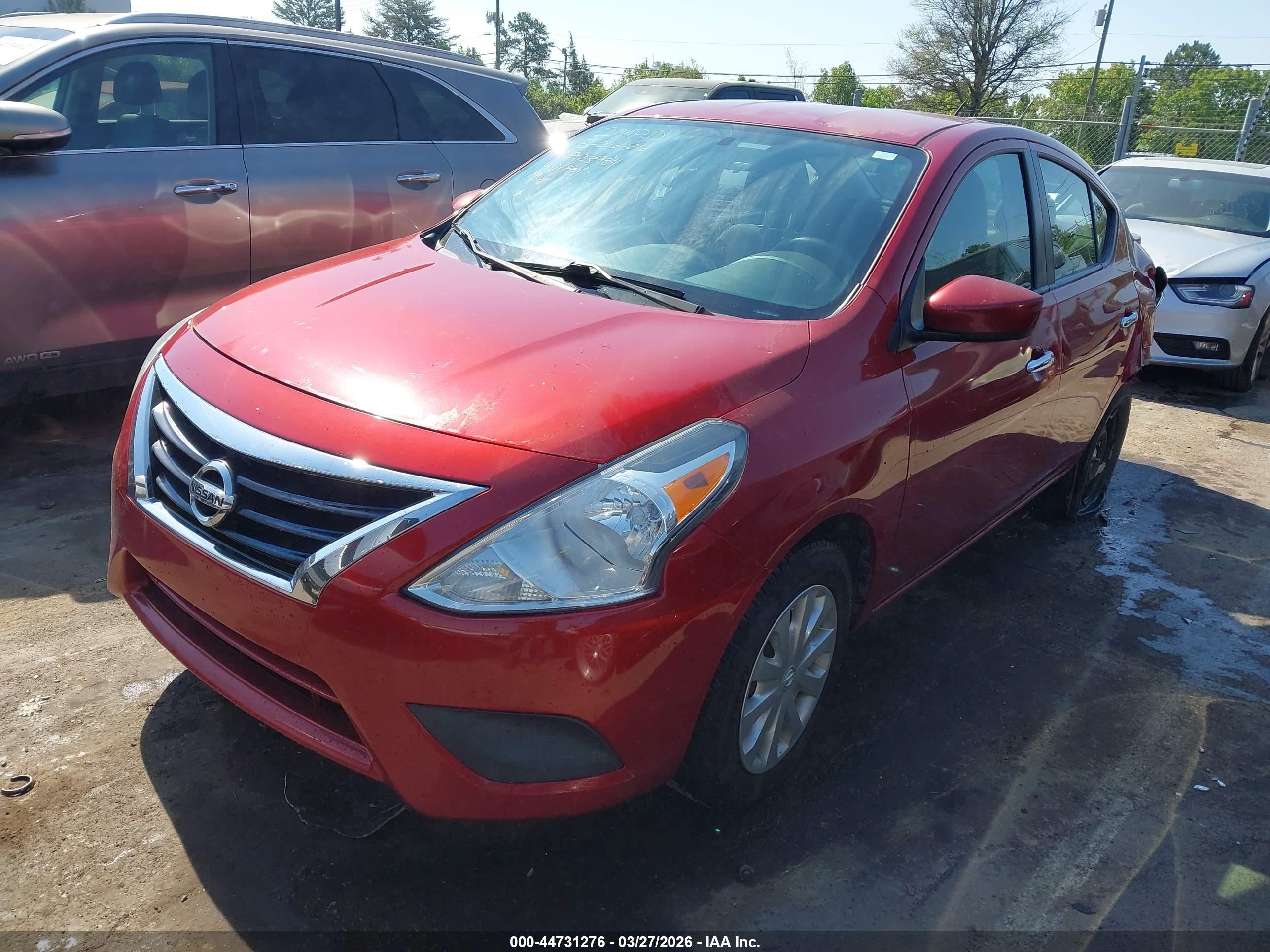 NISSAN VERSA image 2