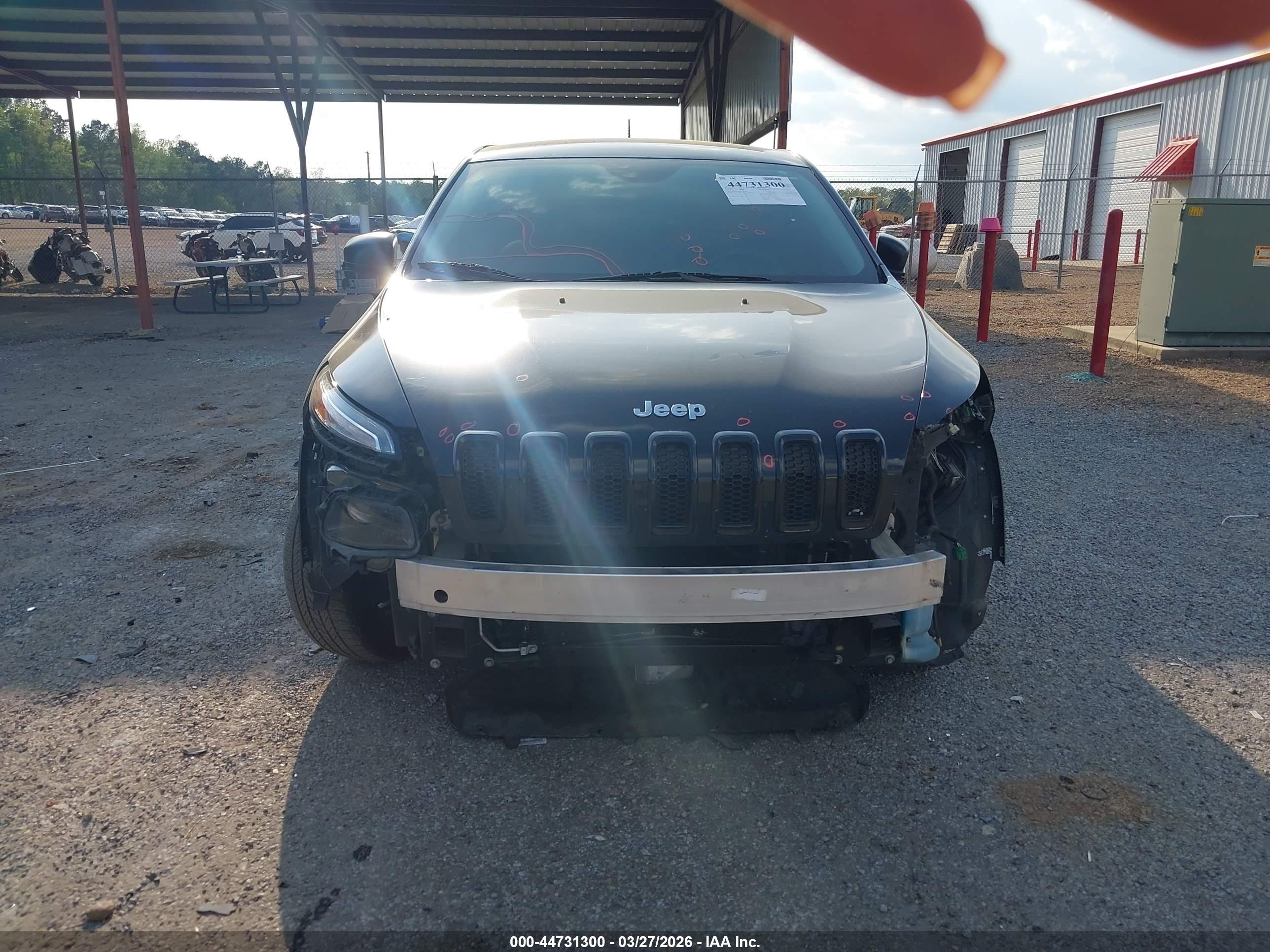 JEEP CHEROKEE image 6