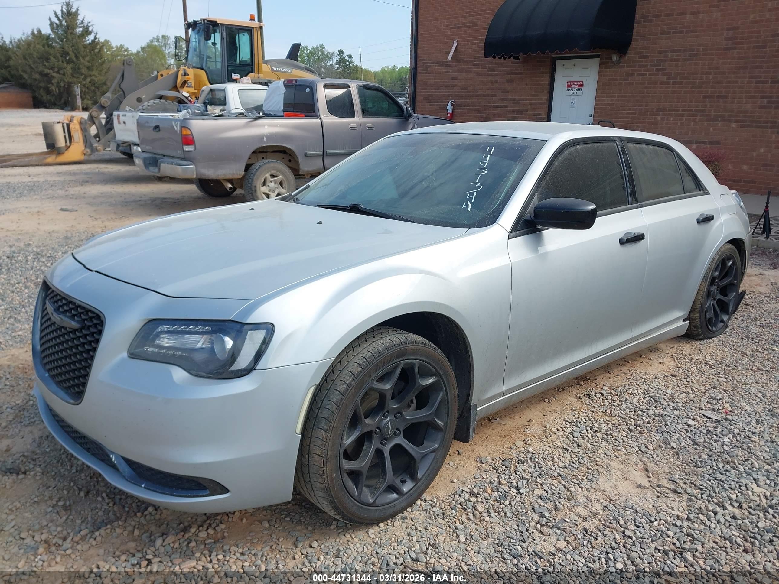 CHRYSLER 300 image 2