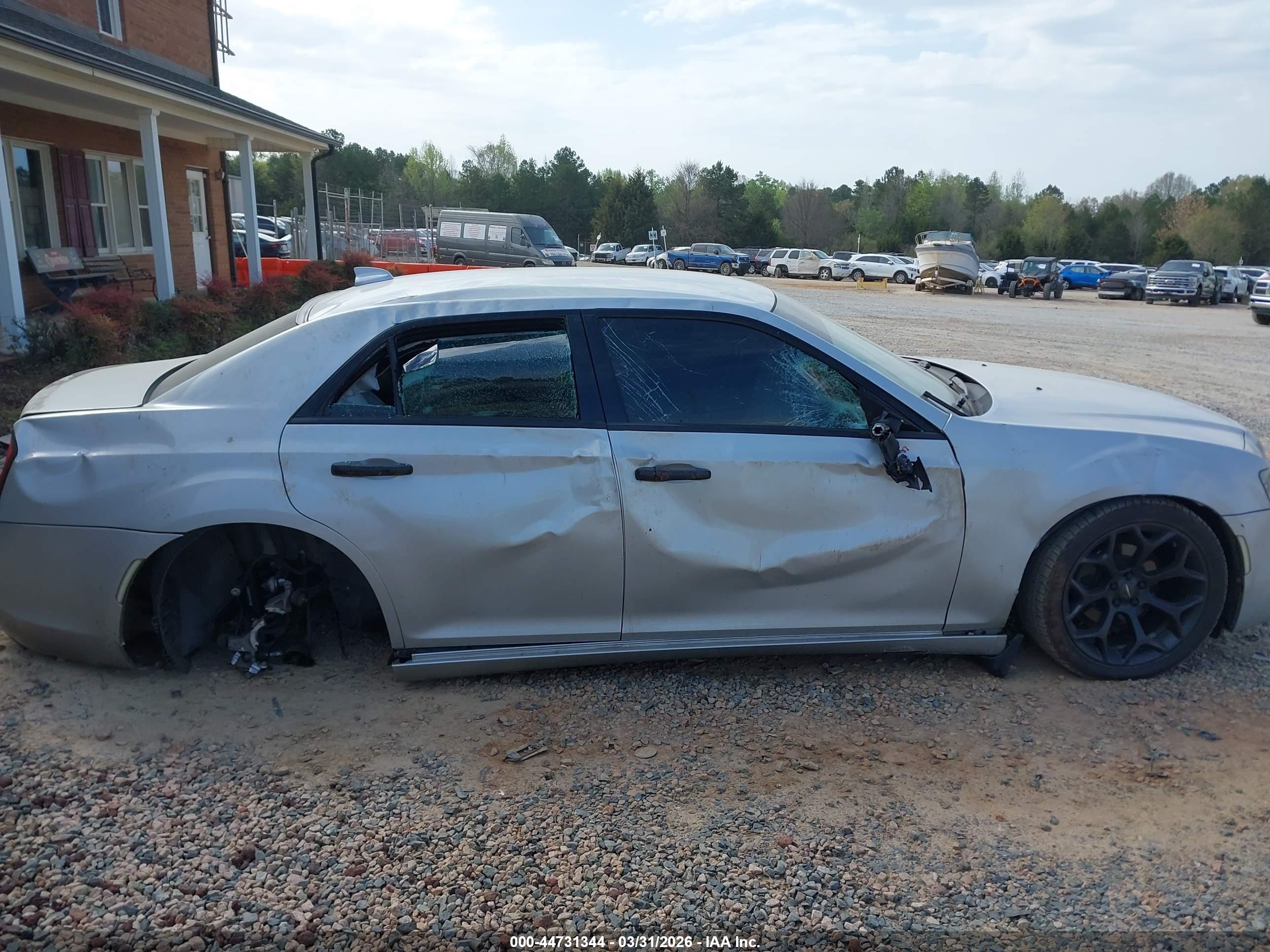 CHRYSLER 300 image 6