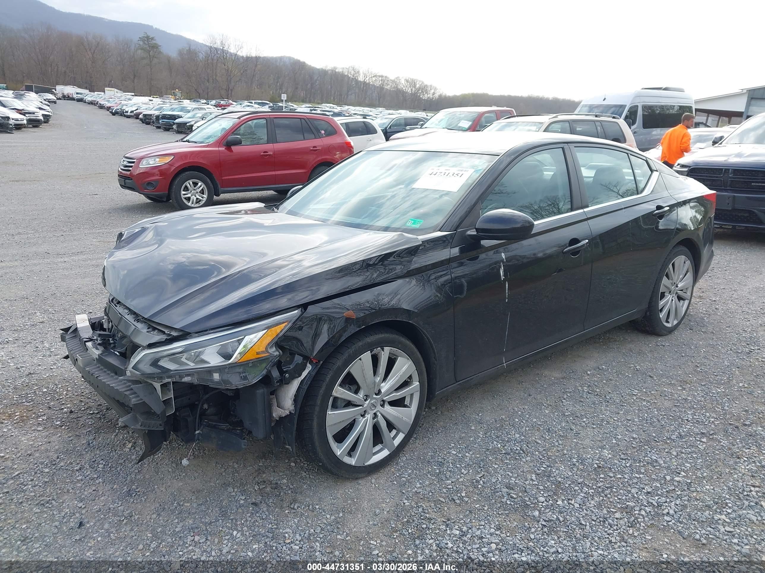 NISSAN ALTIMA image 2