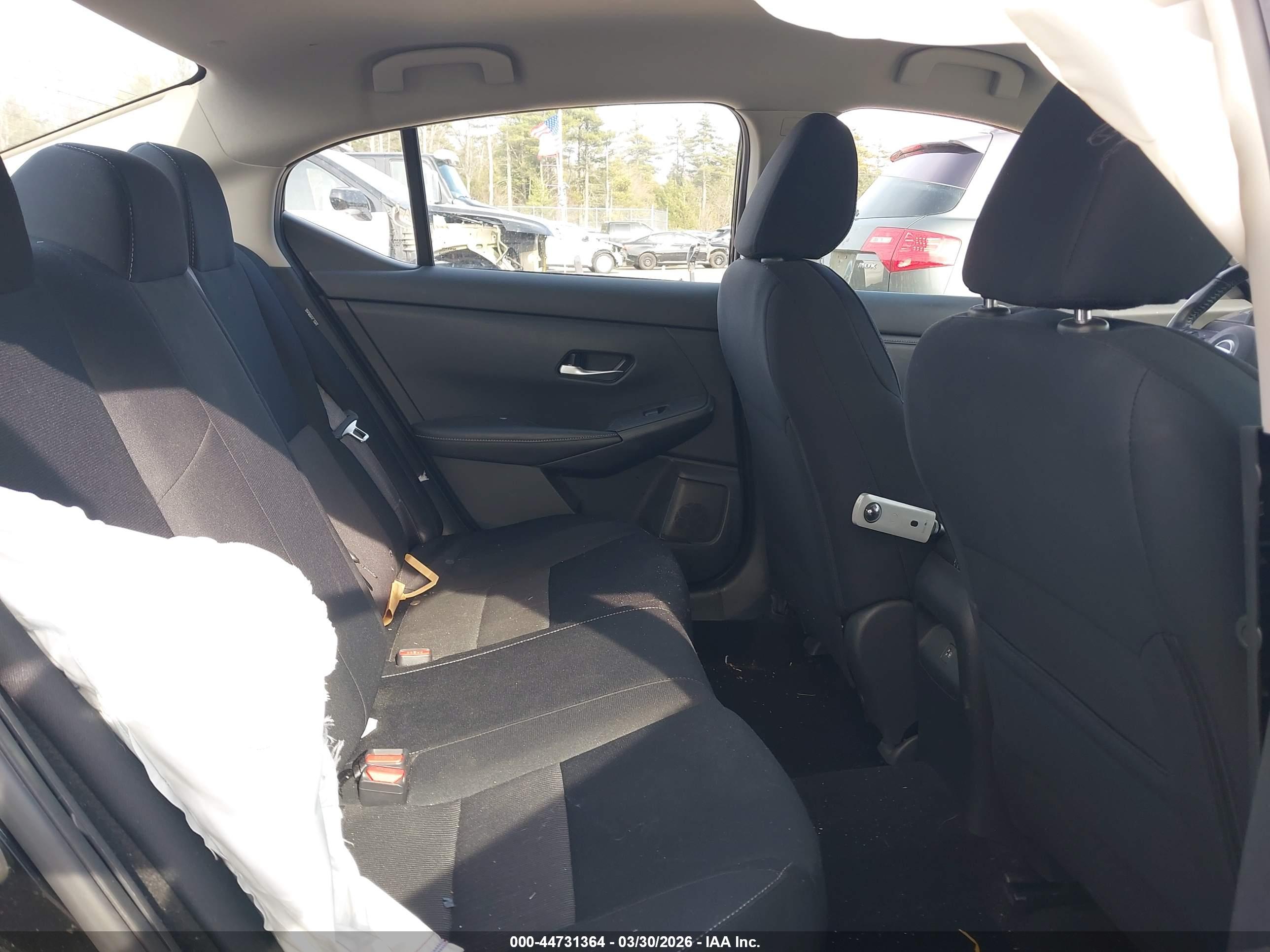 NISSAN SENTRA image 8