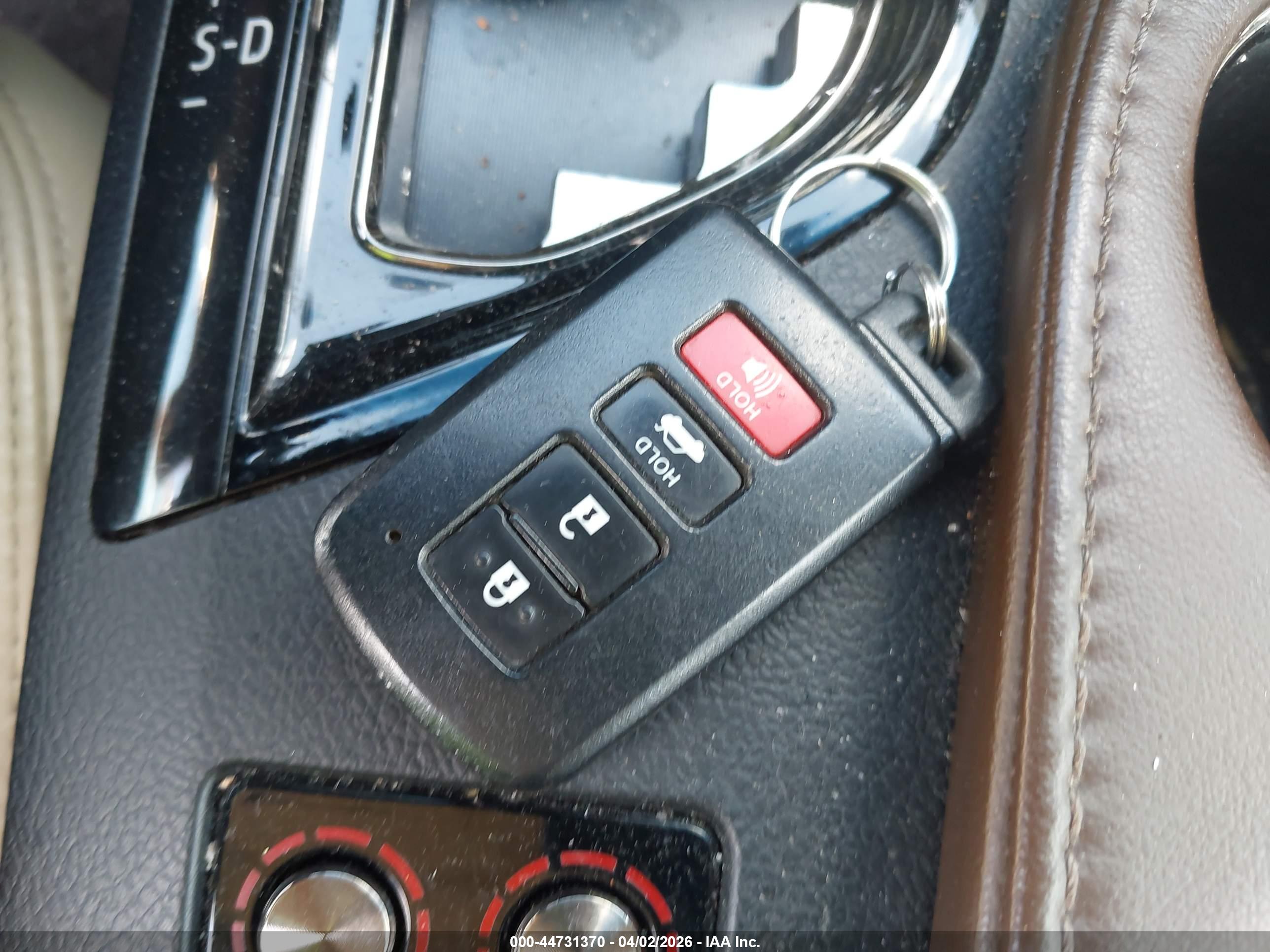 TOYOTA AVALON image 11
