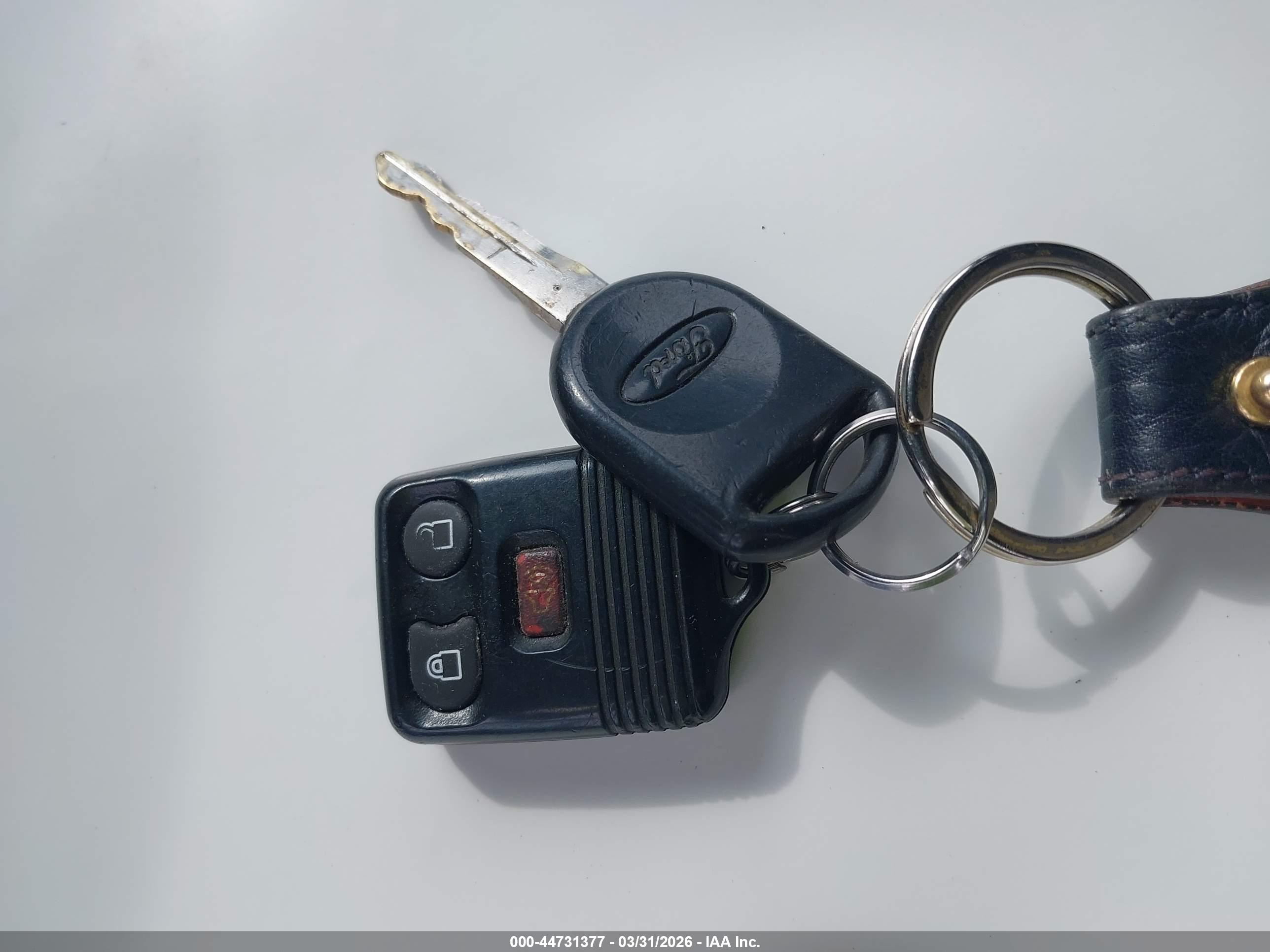 FORD EXPLORER image 11