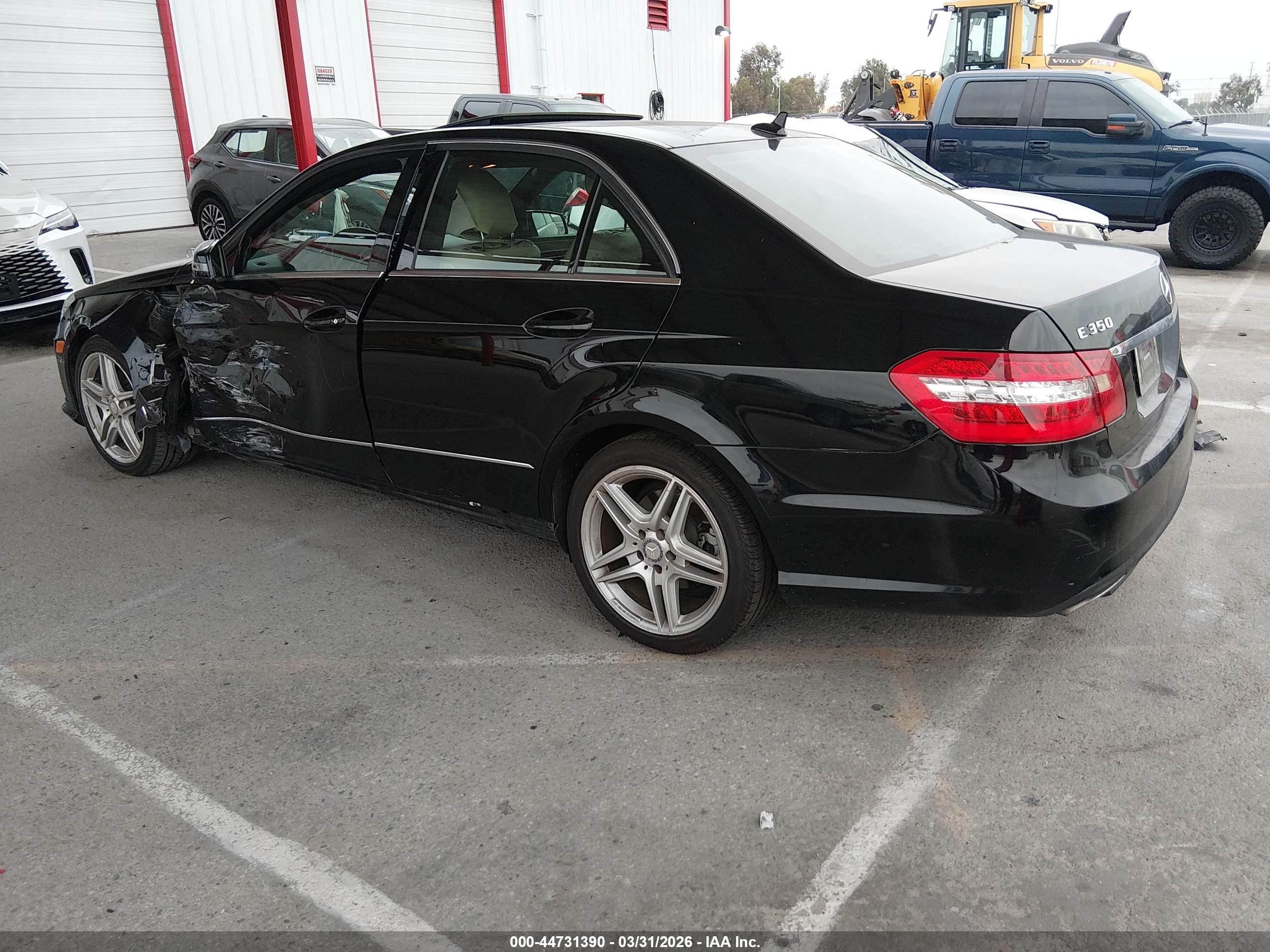 MERCEDES-BENZ E image 3