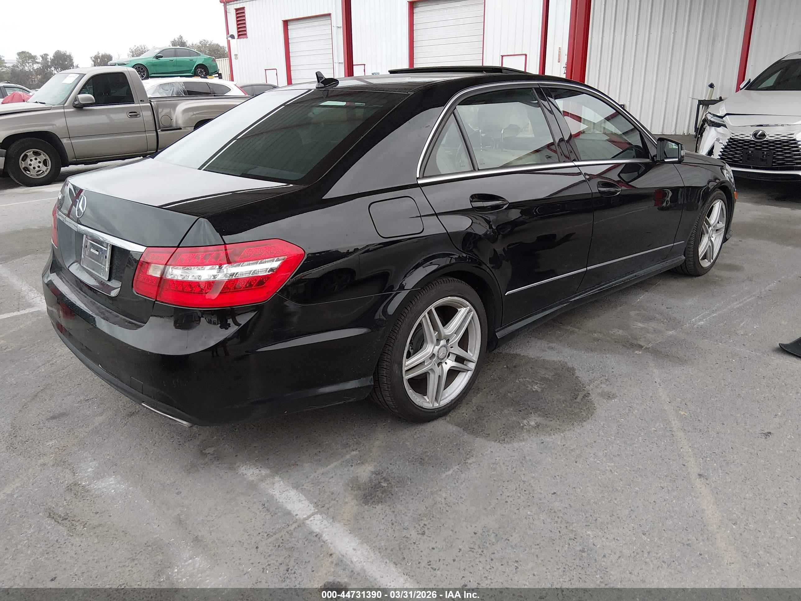 MERCEDES-BENZ E image 4