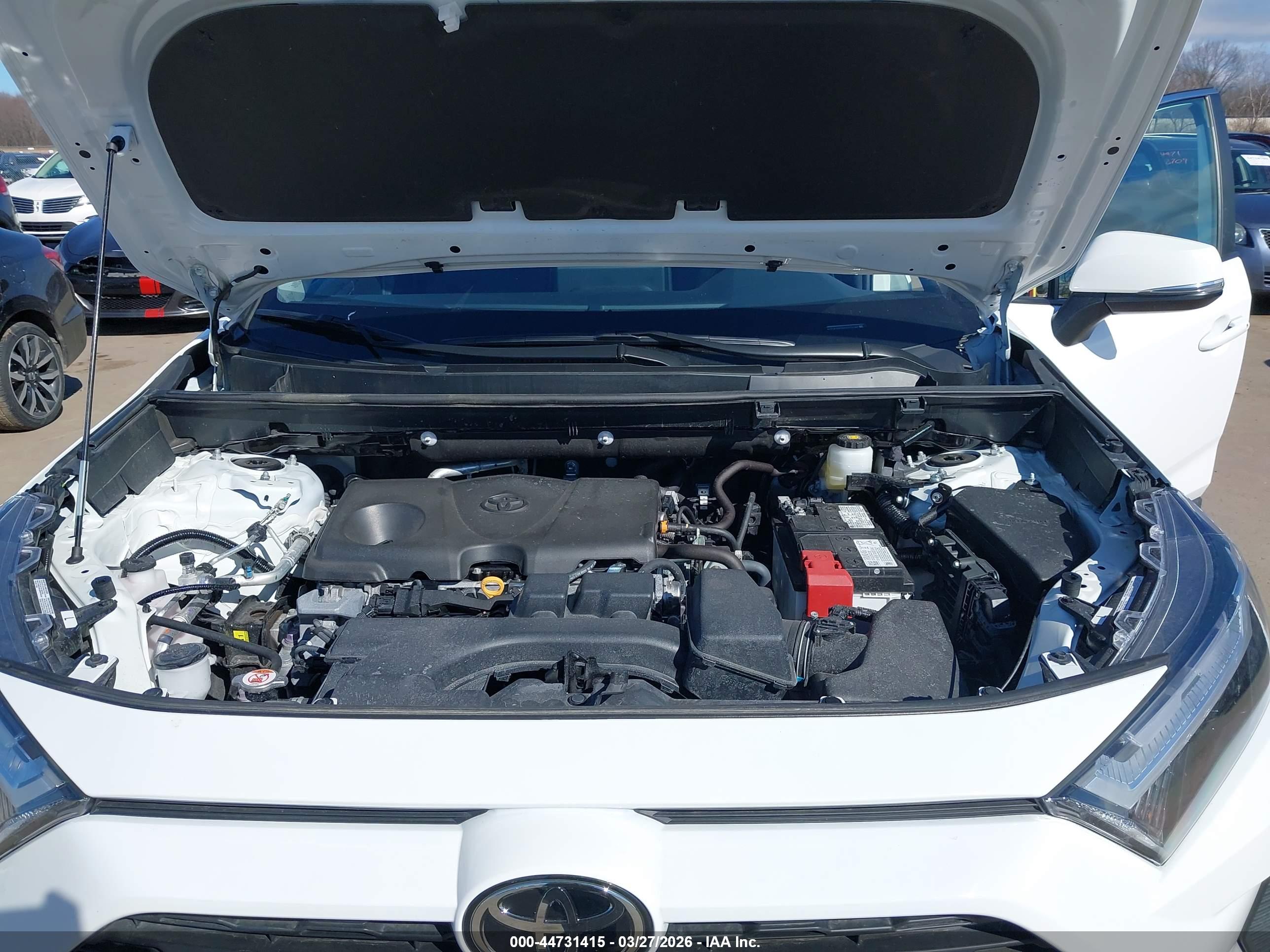 TOYOTA RAV4 image 10