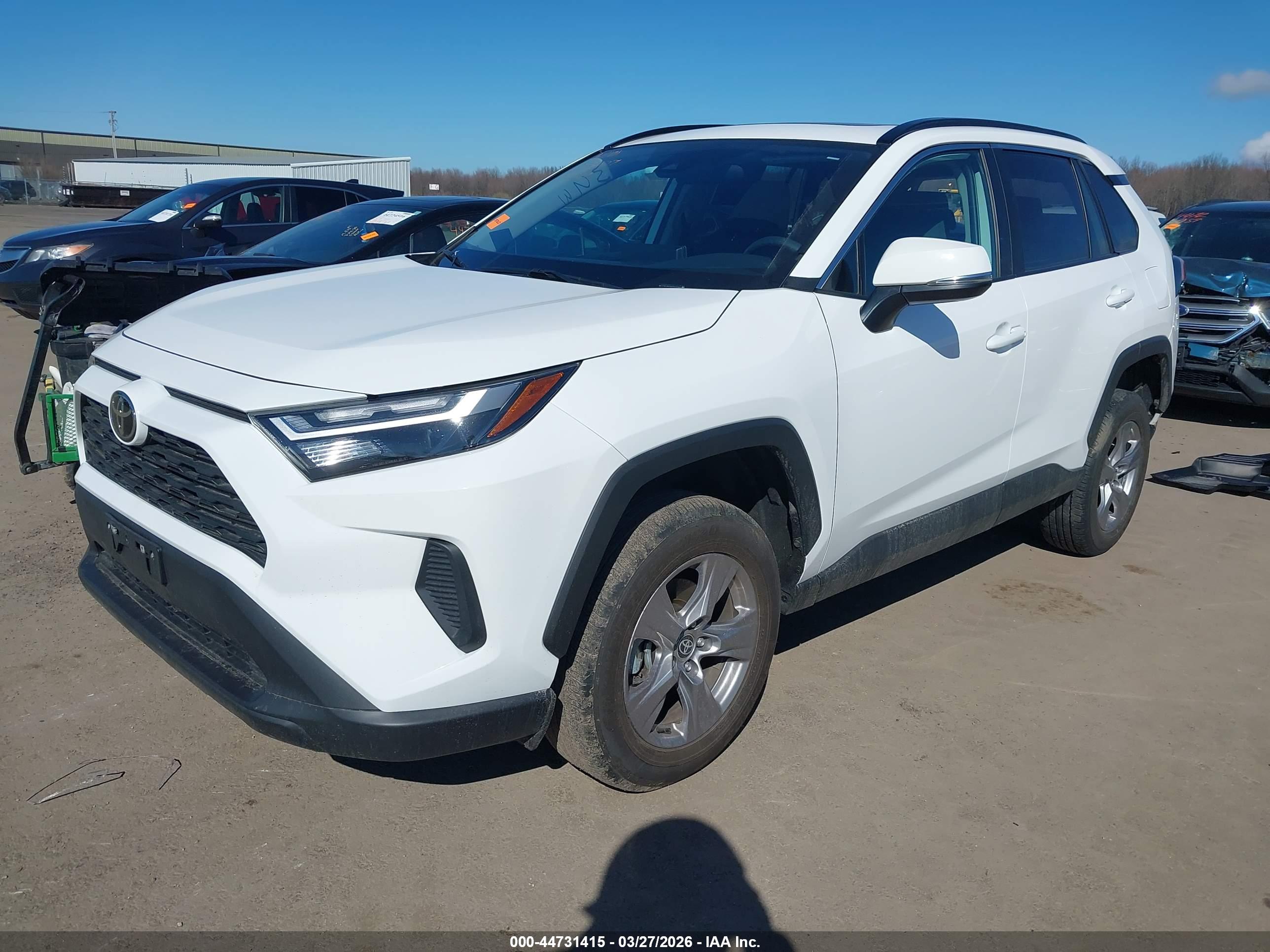 TOYOTA RAV4 image 2