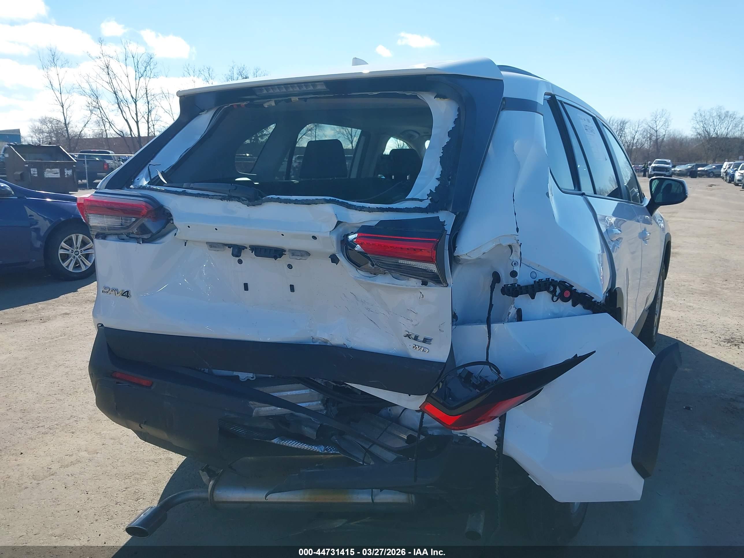TOYOTA RAV4 image 6