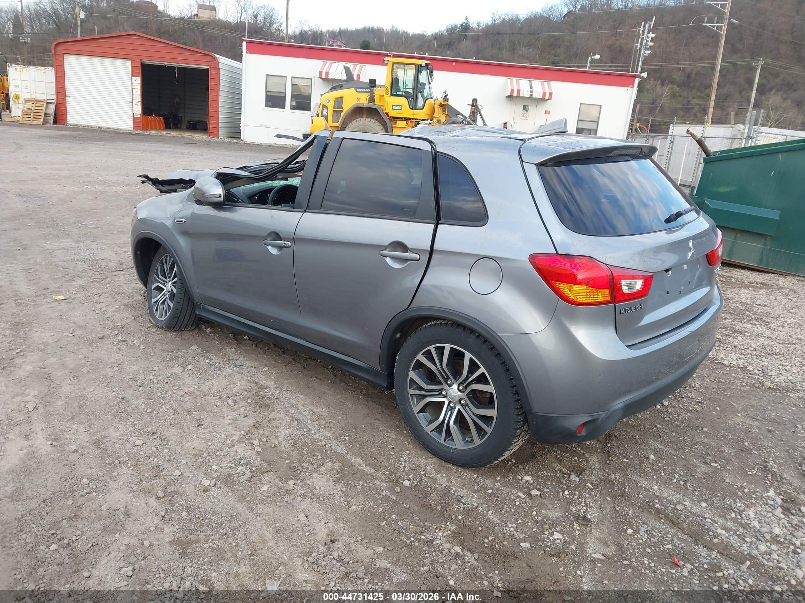 MITSUBISHI OUTLANDER image 3