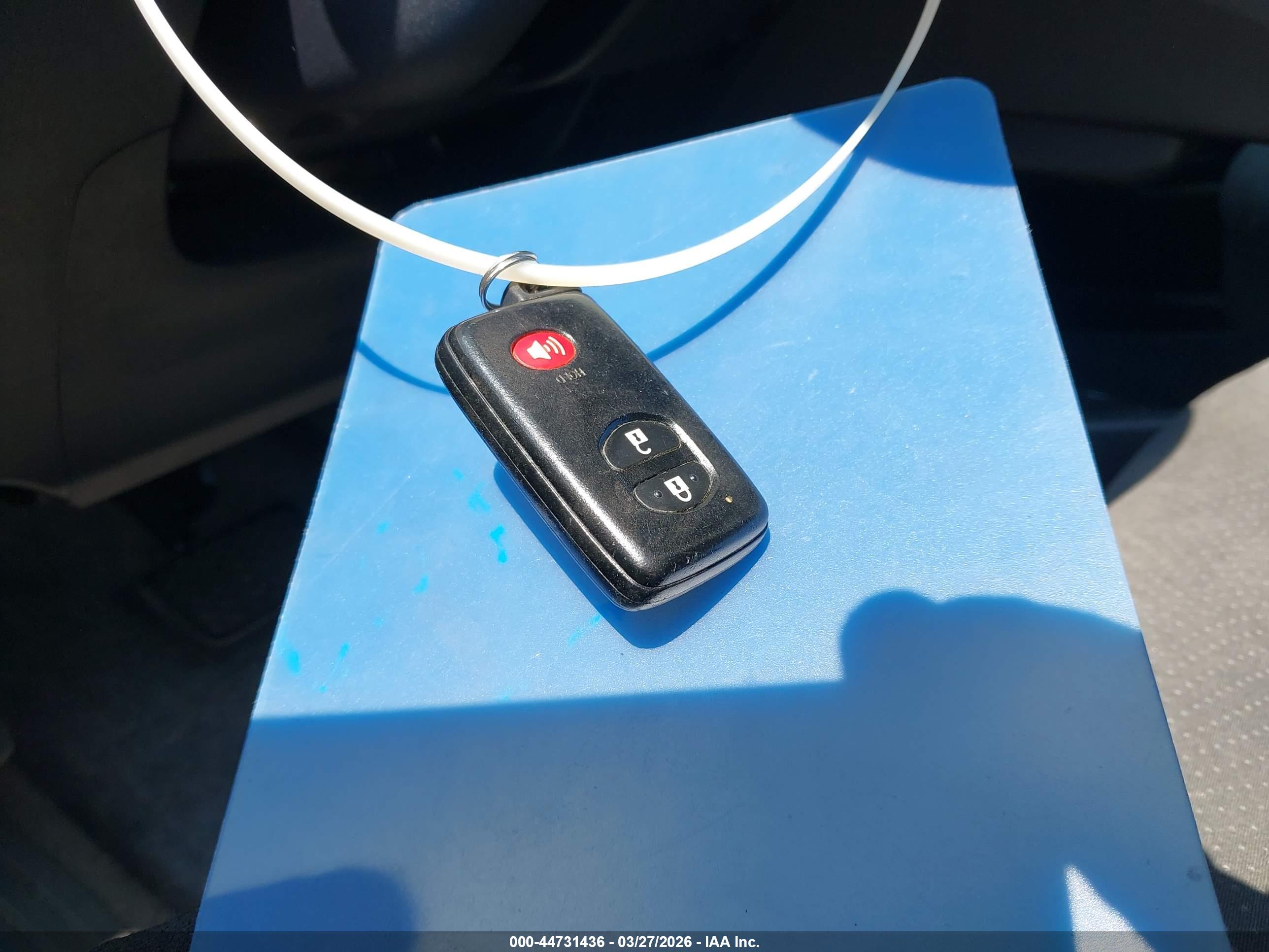 TOYOTA PRIUS image 11