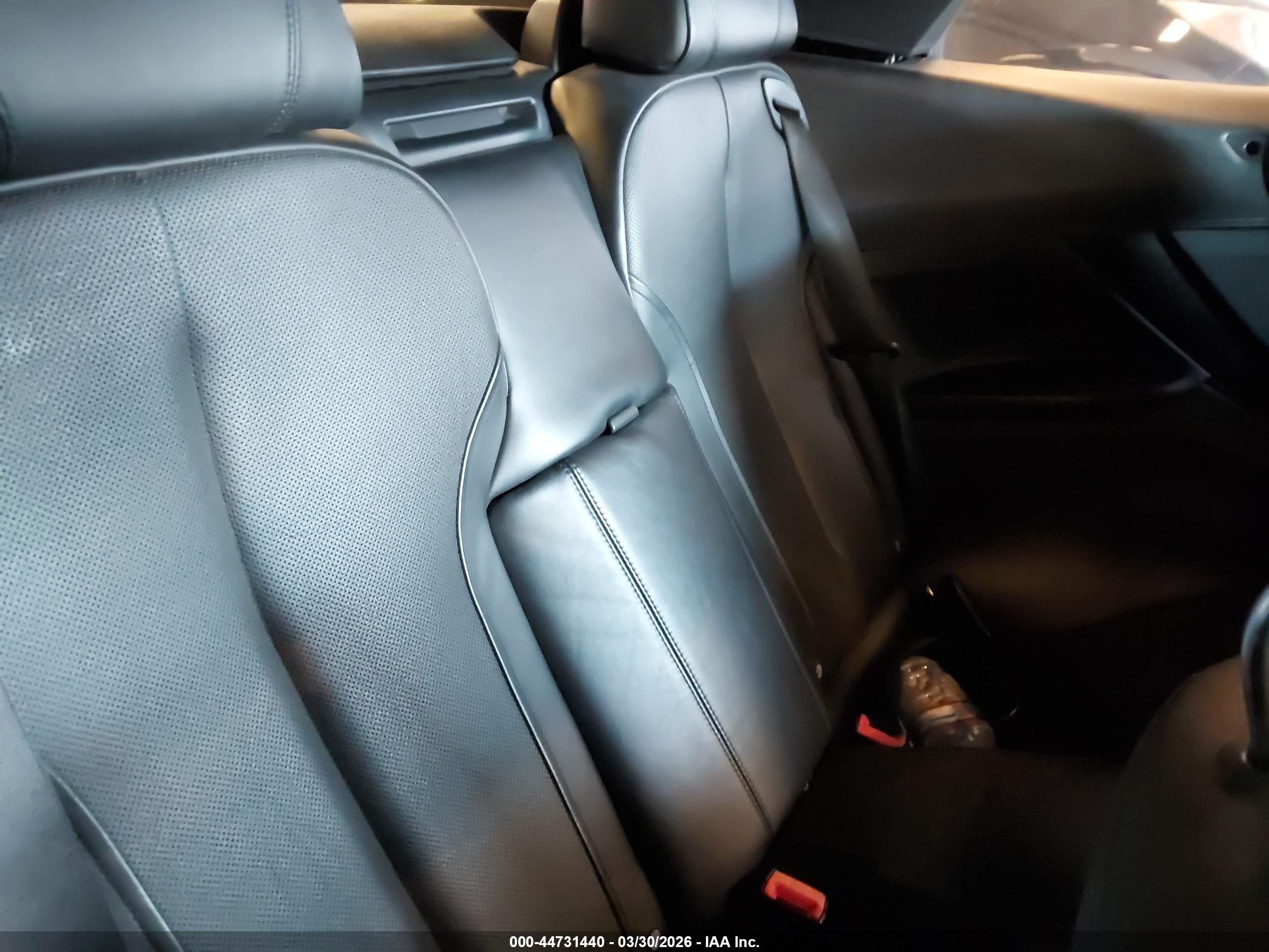 BMW 650I image 8