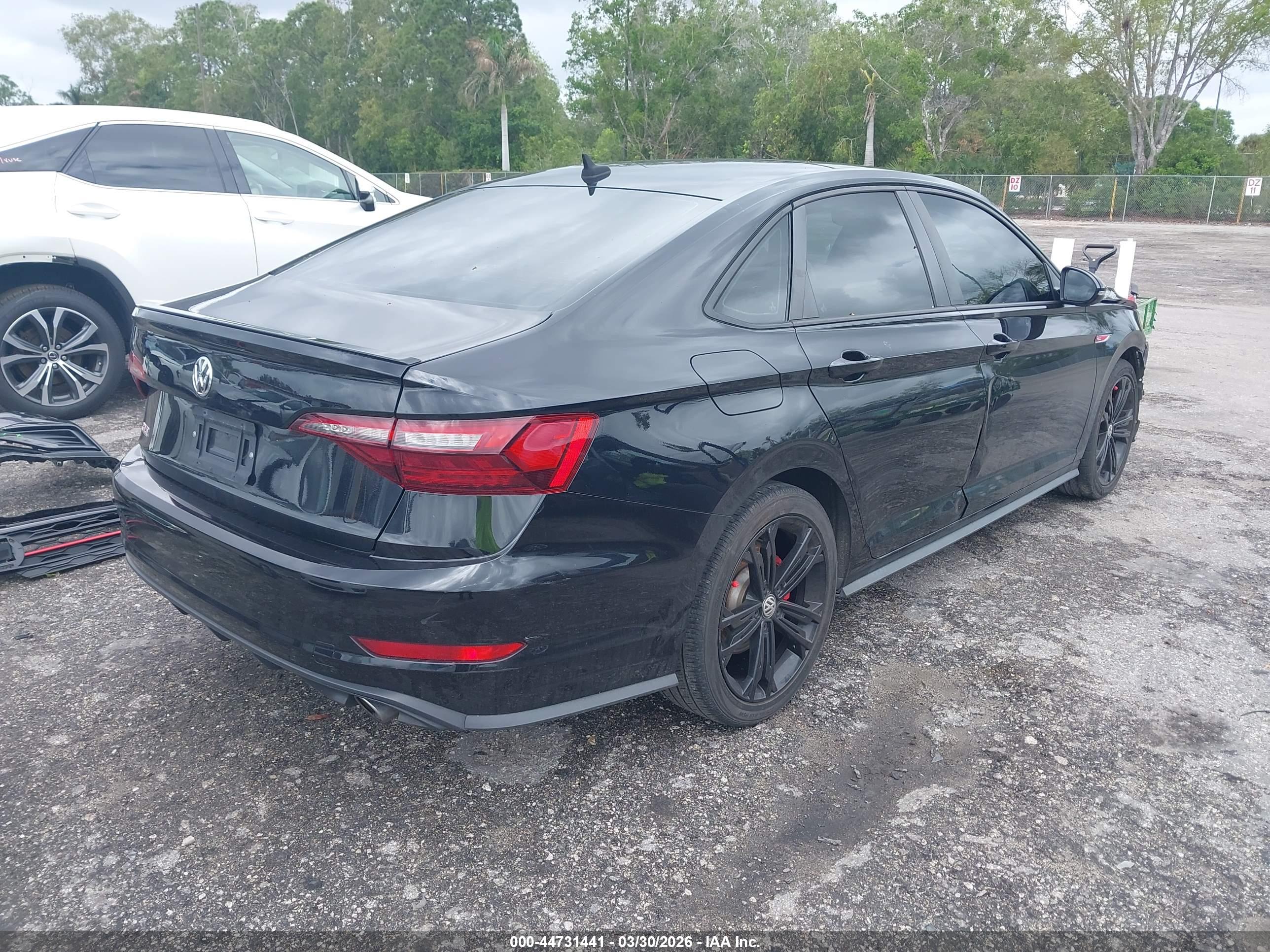 VOLKSWAGEN JETTA image 4