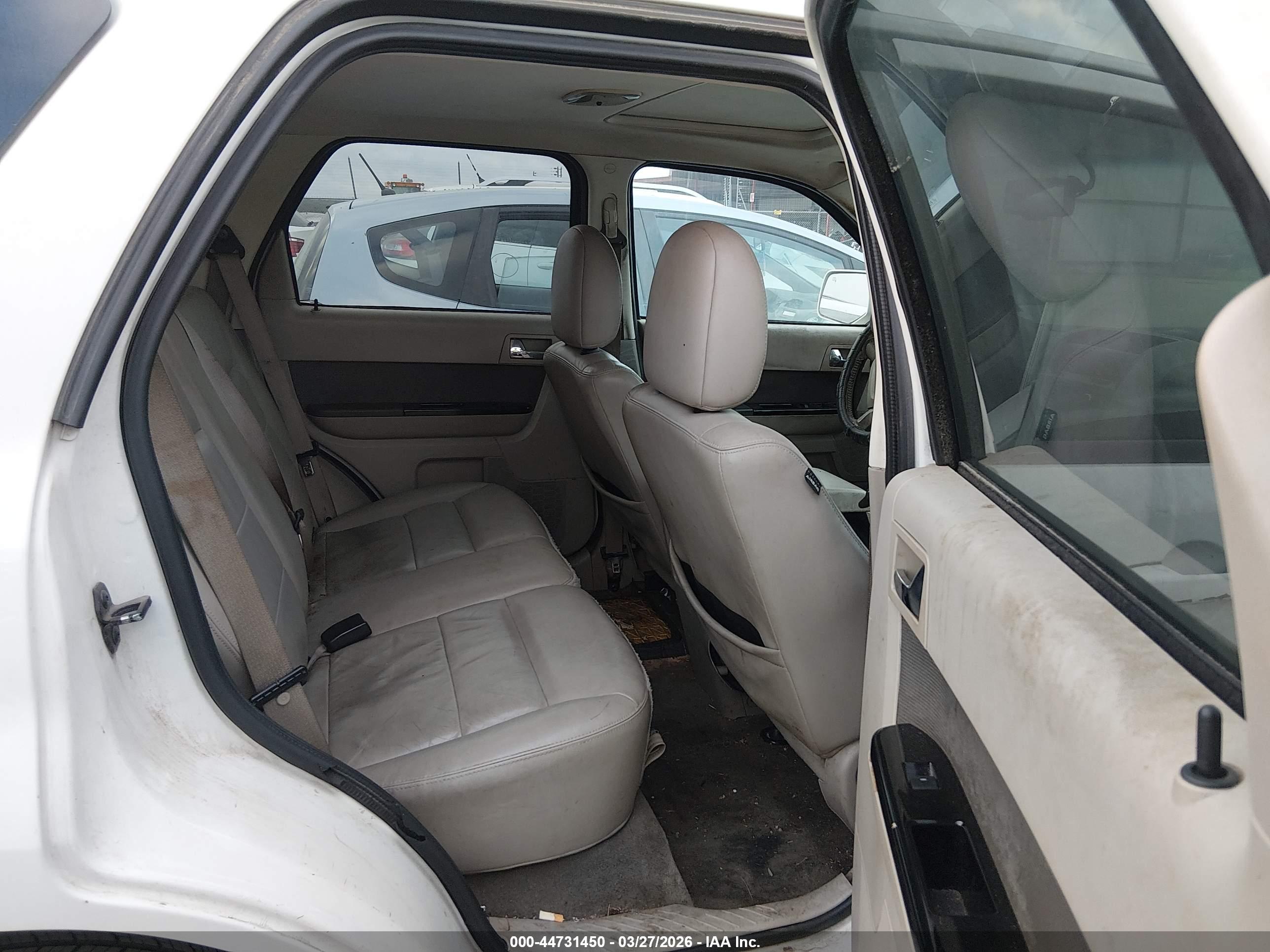 FORD ESCAPE image 8