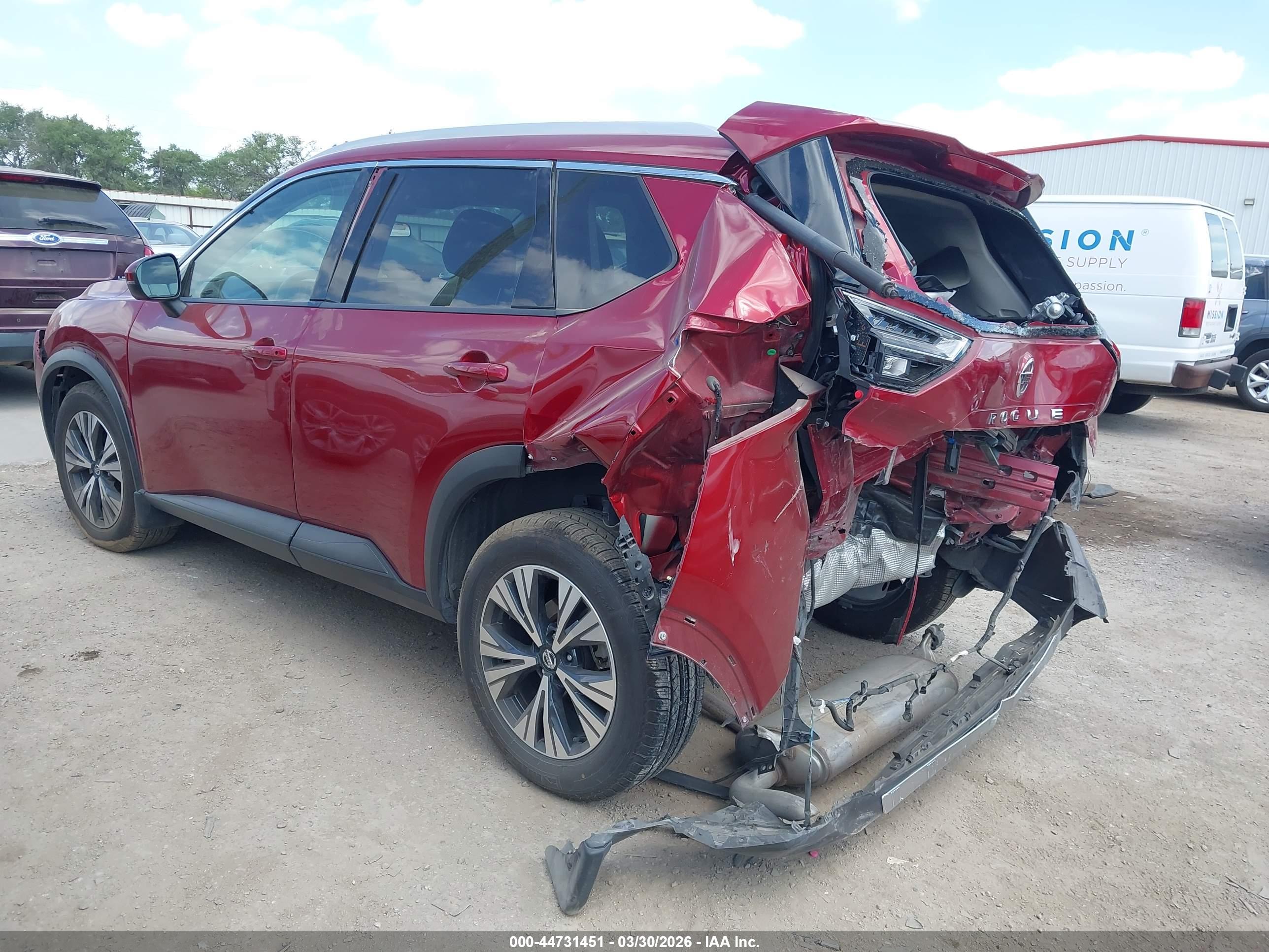 NISSAN ROGUE image 3
