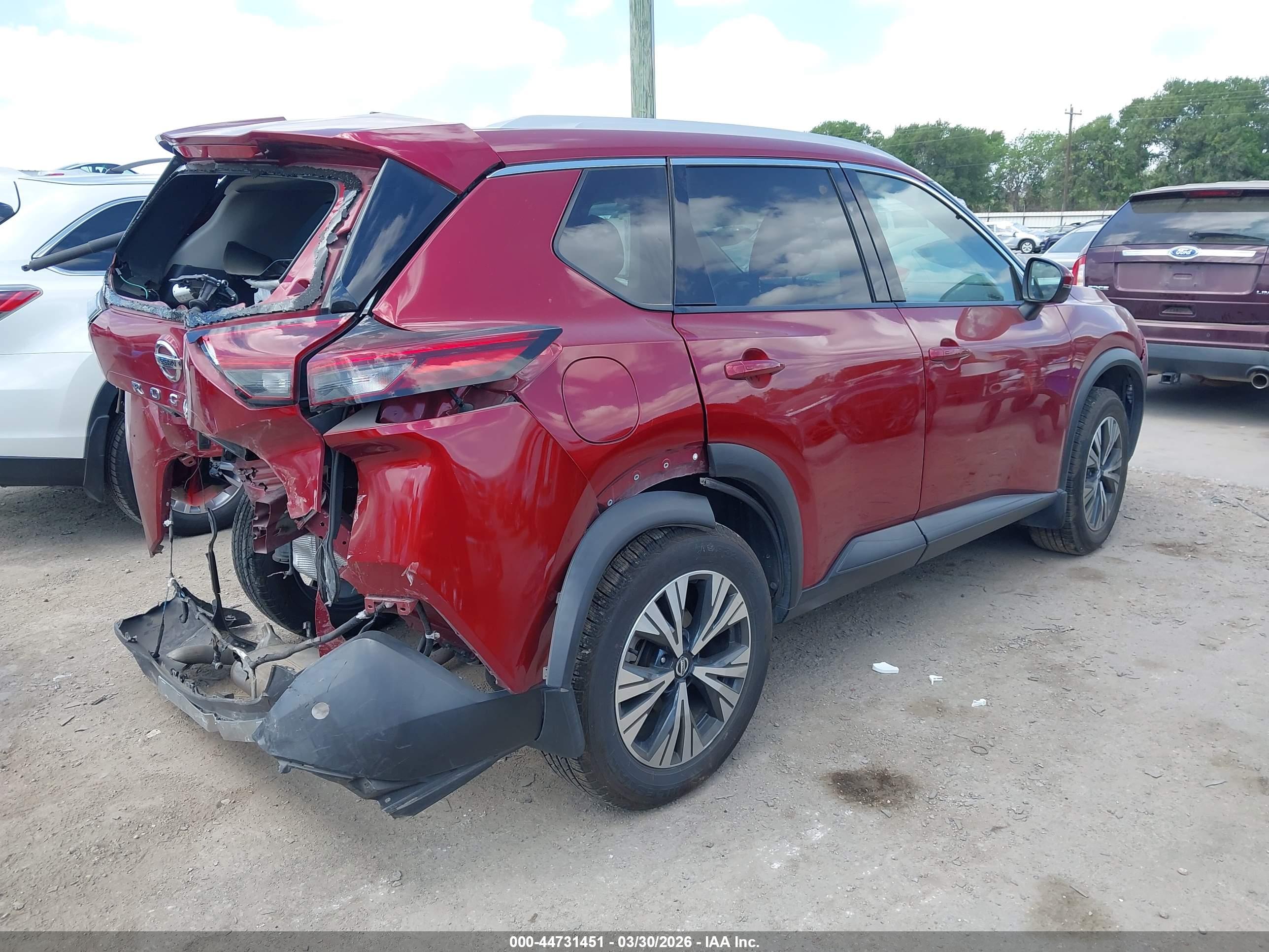 NISSAN ROGUE image 4