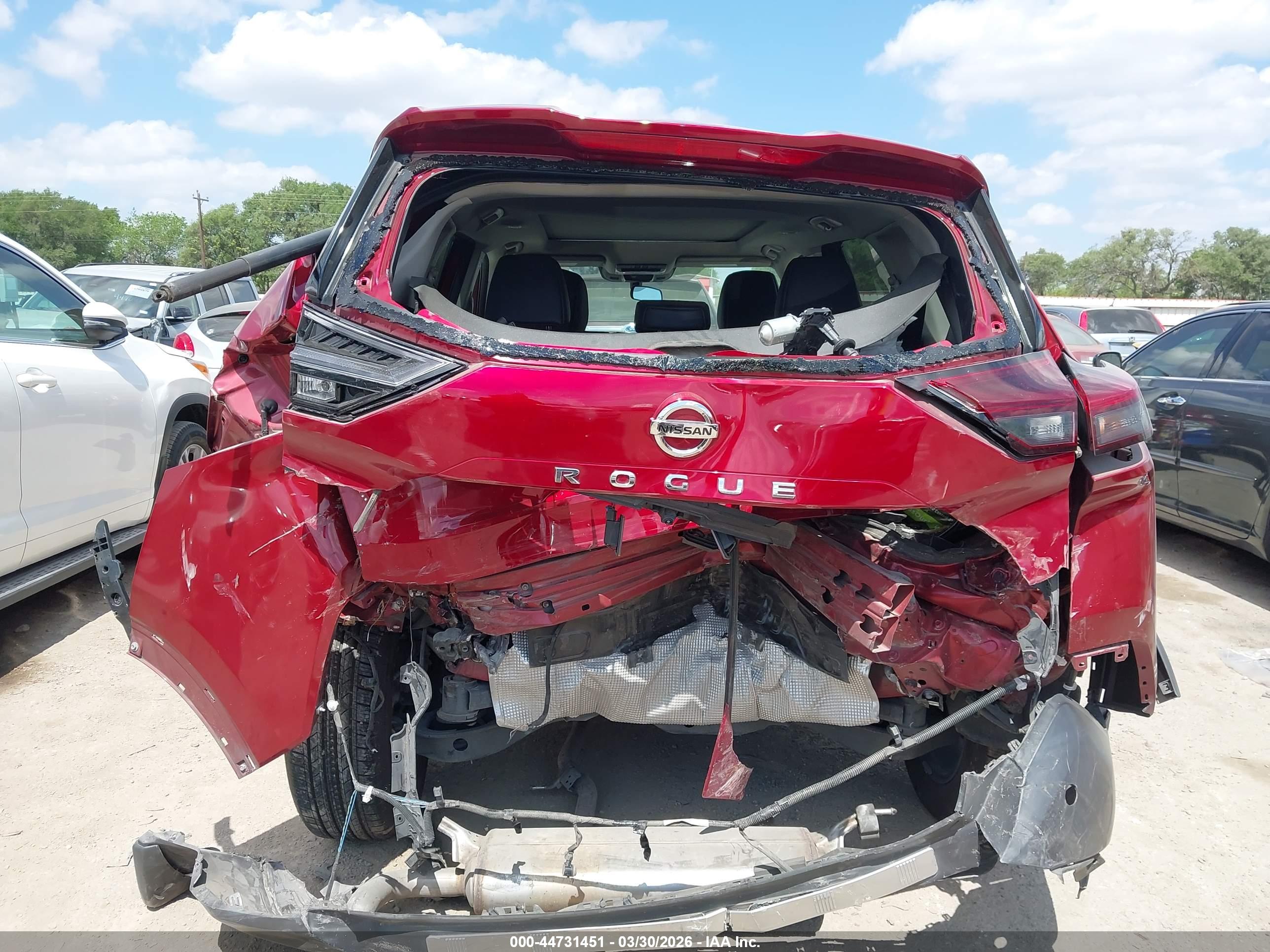 NISSAN ROGUE image 6