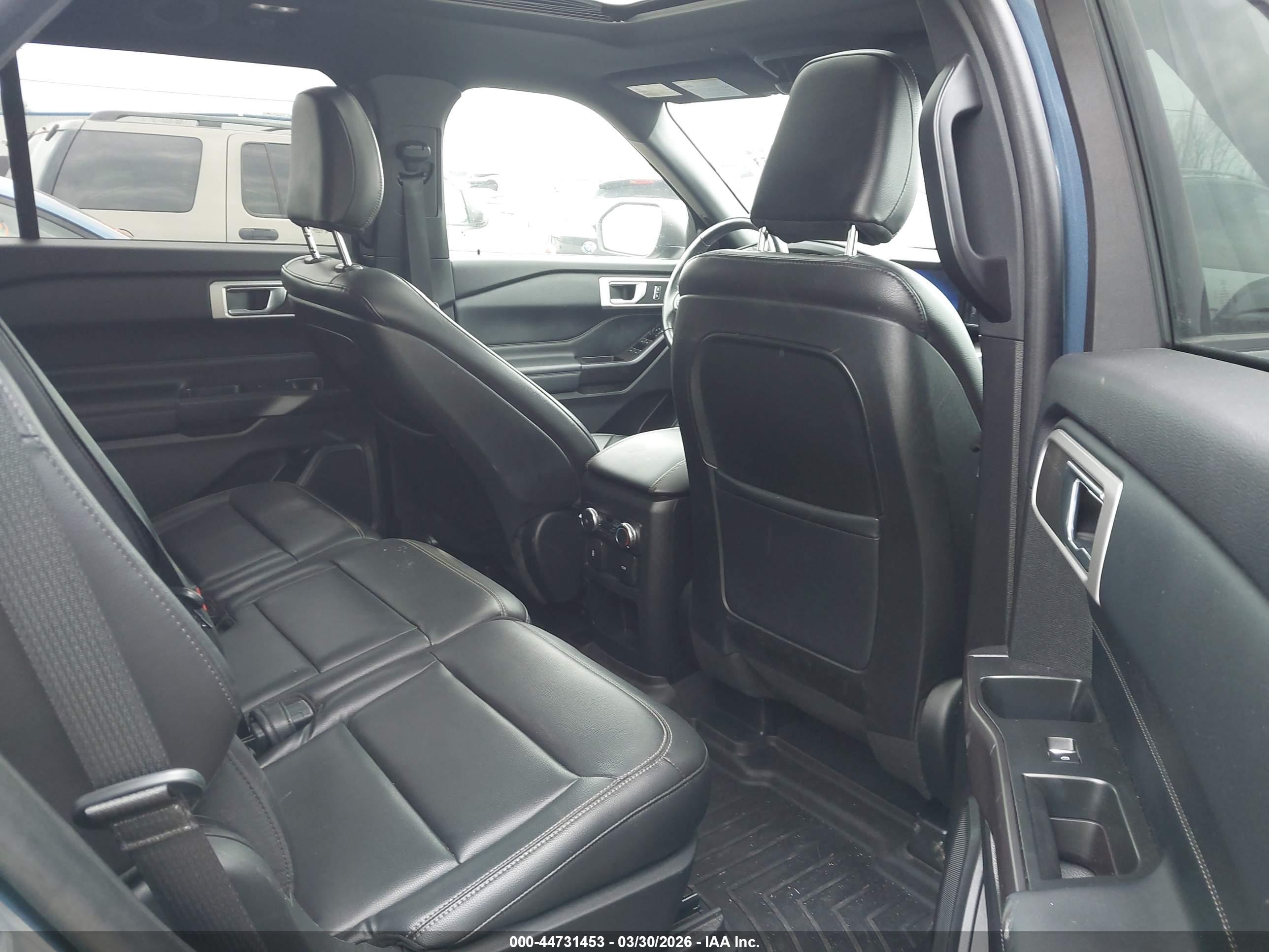 FORD EXPLORER image 8