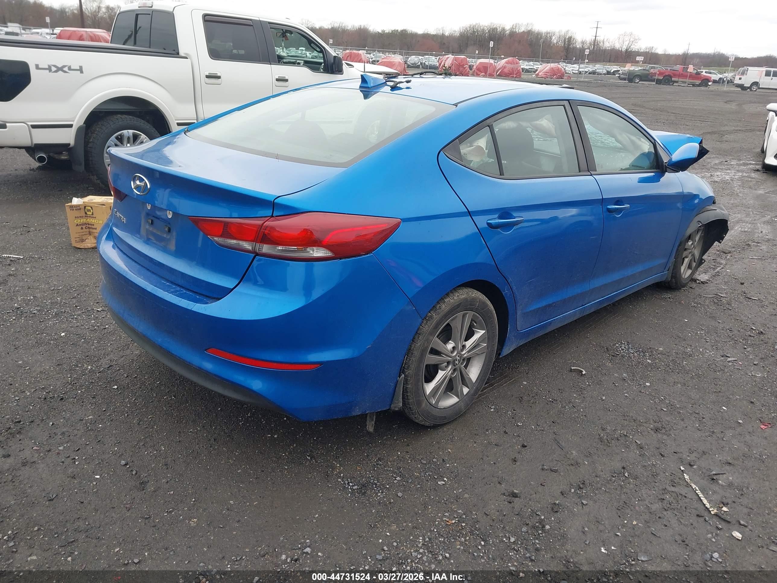 HYUNDAI ELANTRA image 4