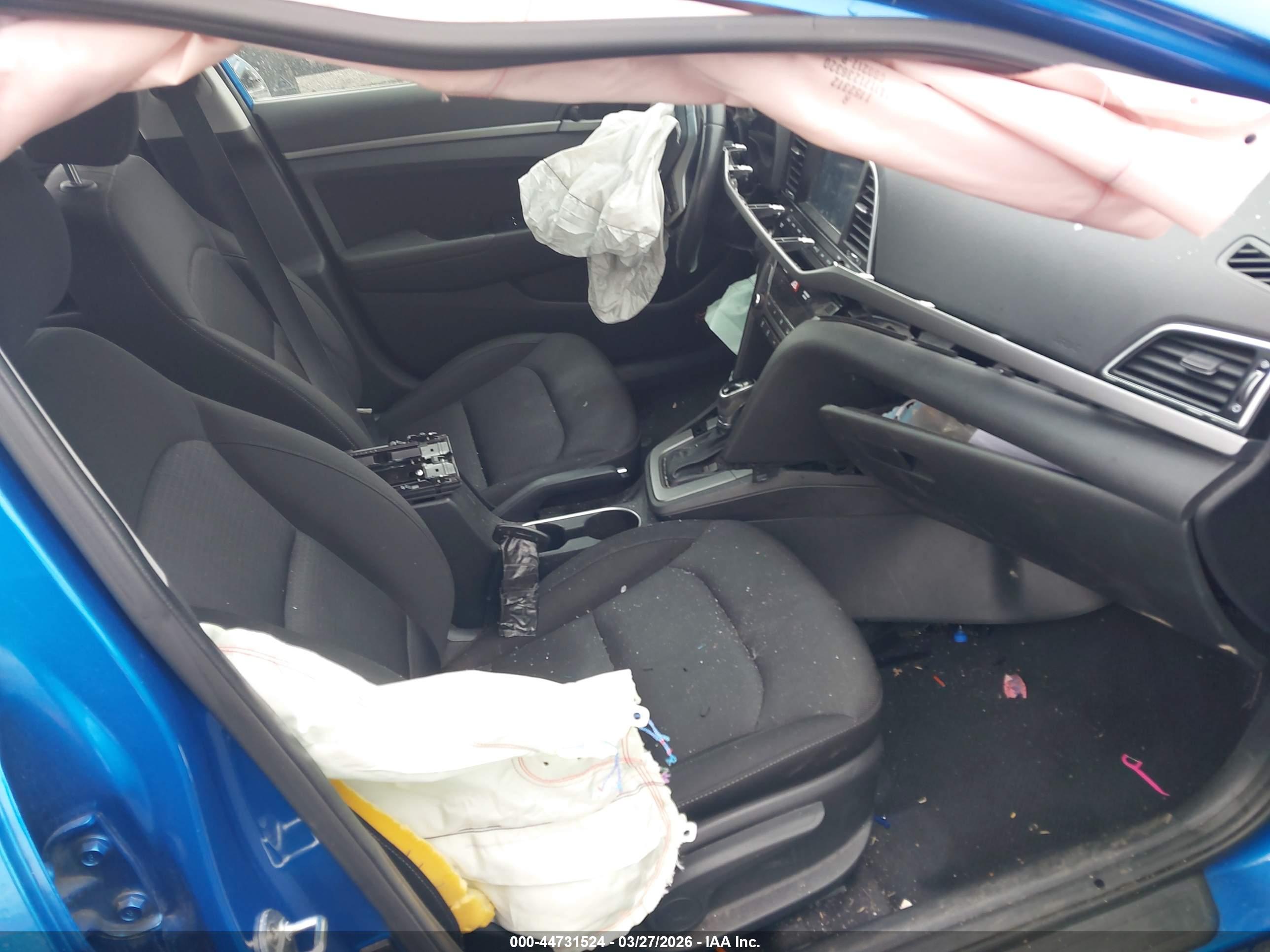 HYUNDAI ELANTRA image 5