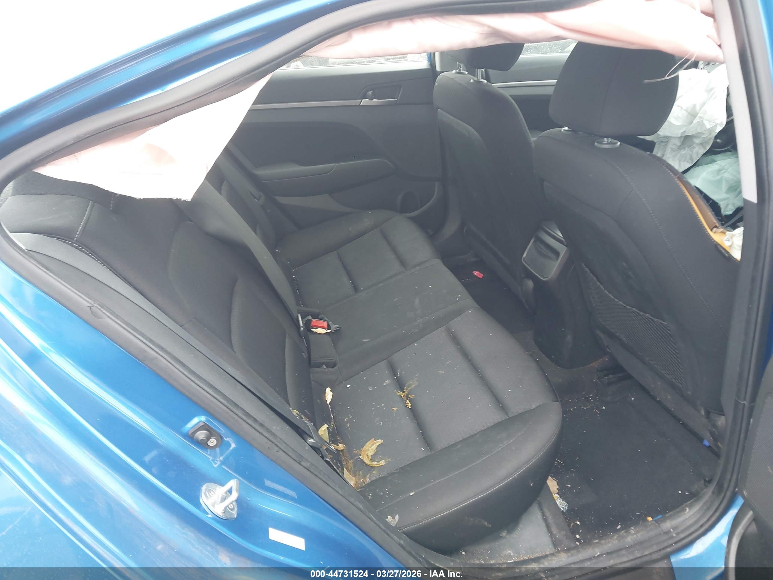 HYUNDAI ELANTRA image 8