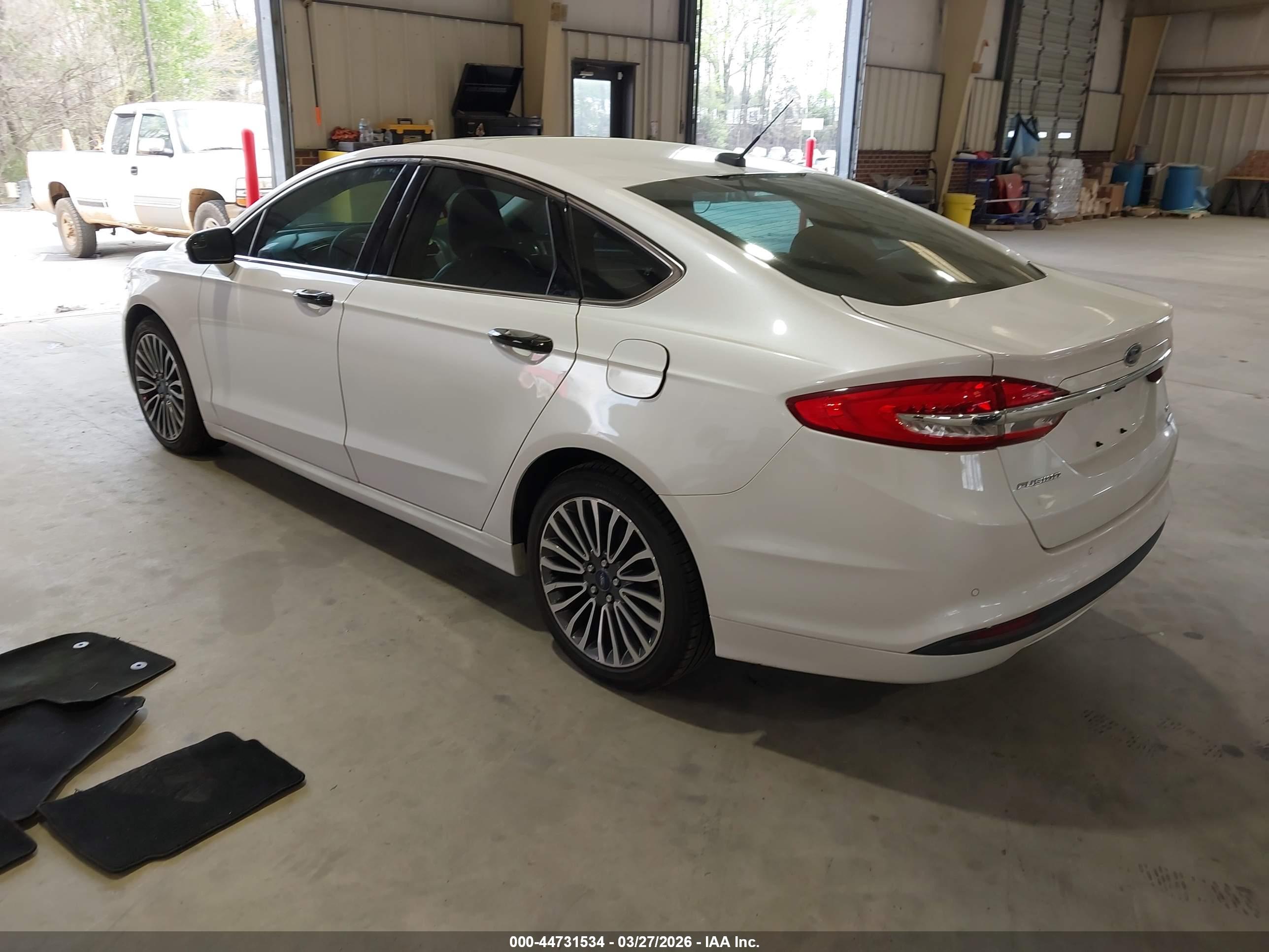 FORD FUSION image 3