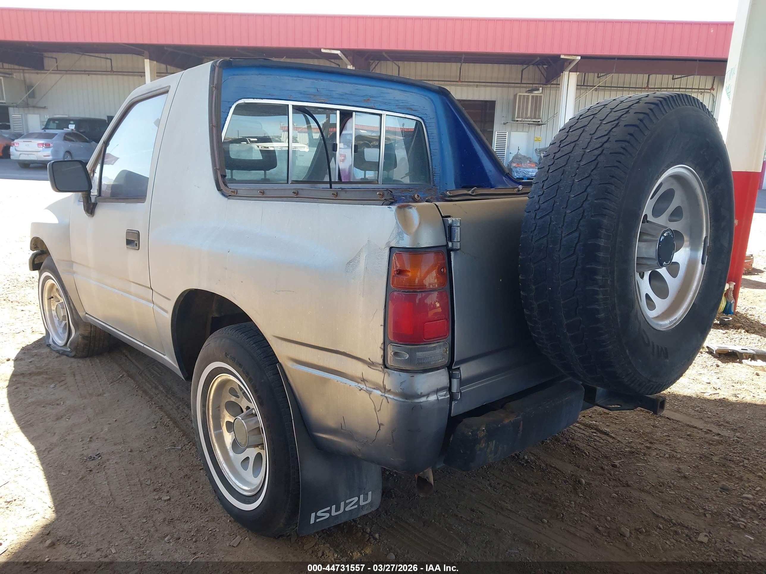 ISUZU AMIGO image 3